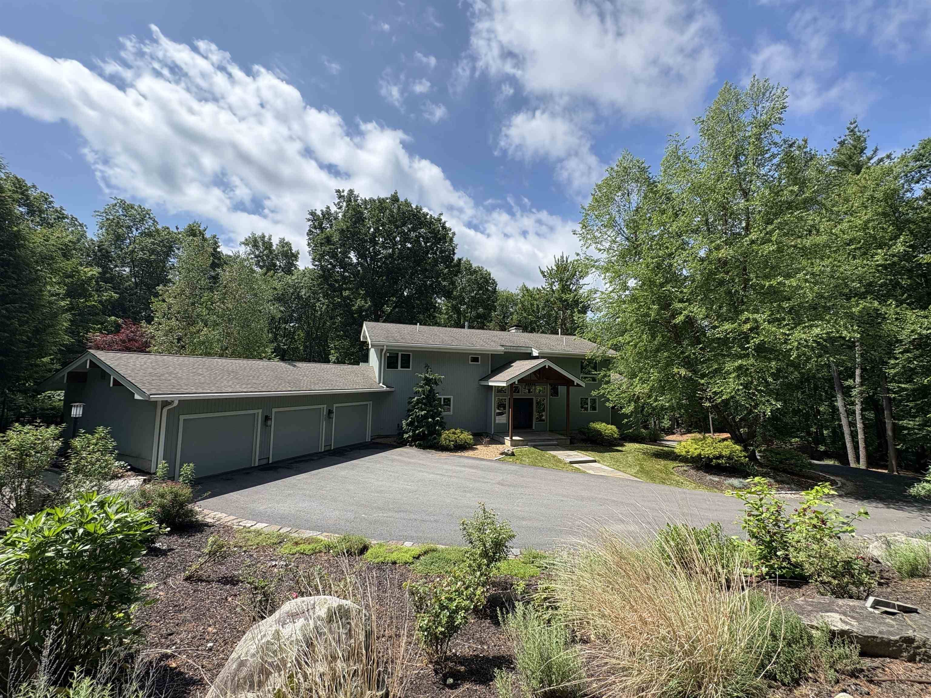 Hollis, NH 03049,48 N Pepperell RD