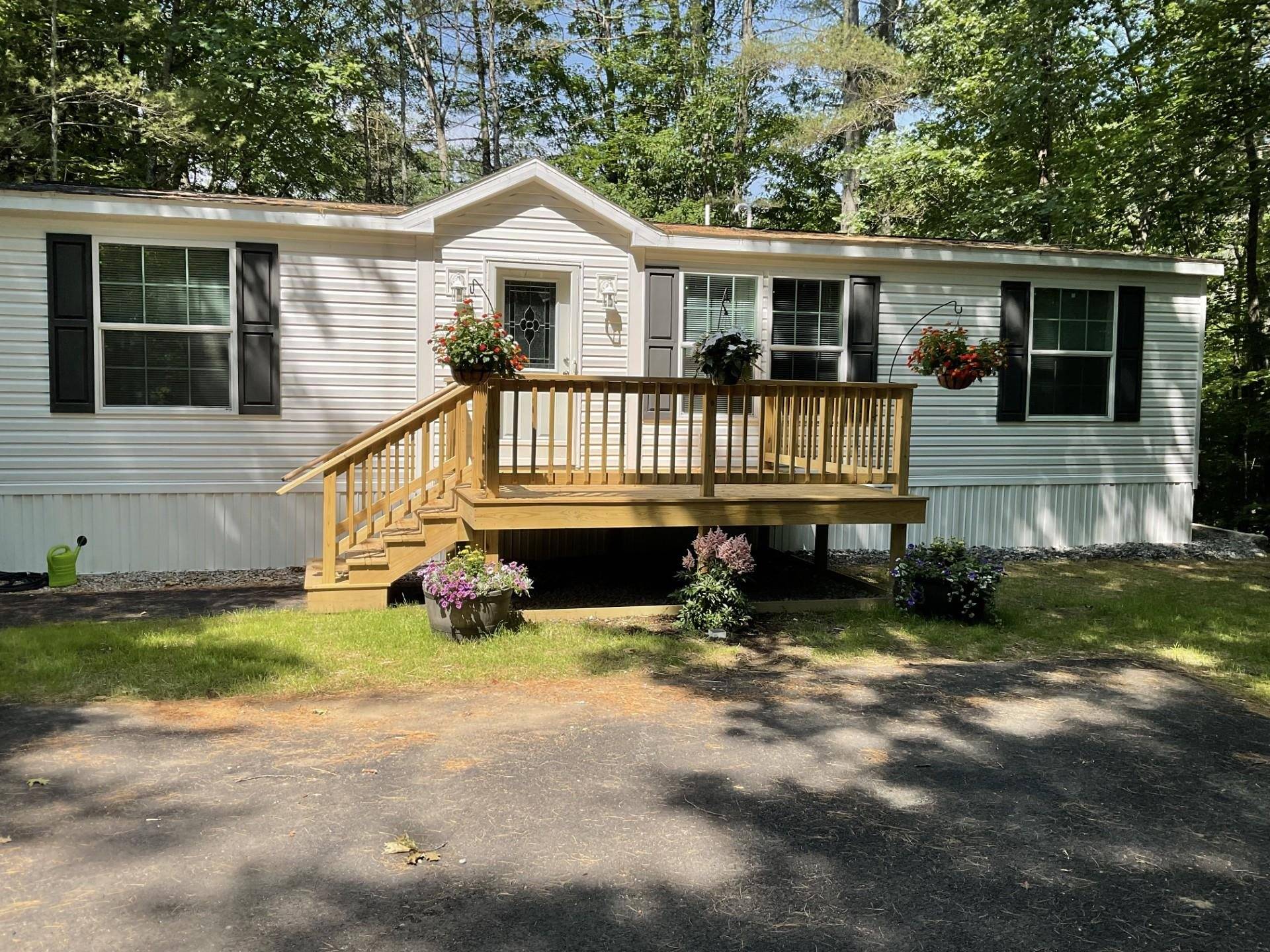 Wolfeboro, NH 03894,10 Granite LN