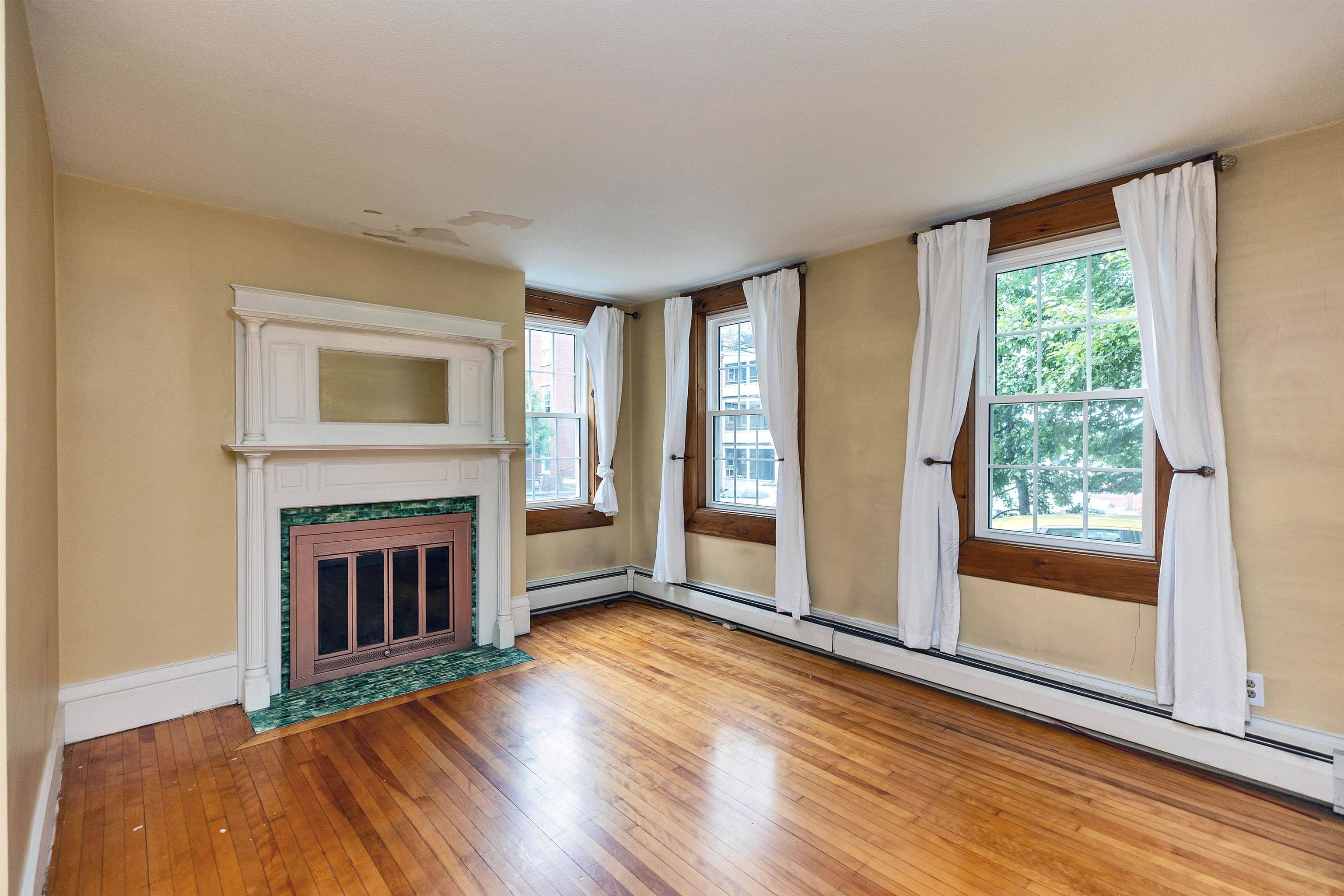 Manchester, NH 03101,102 West Merrimack ST #1
