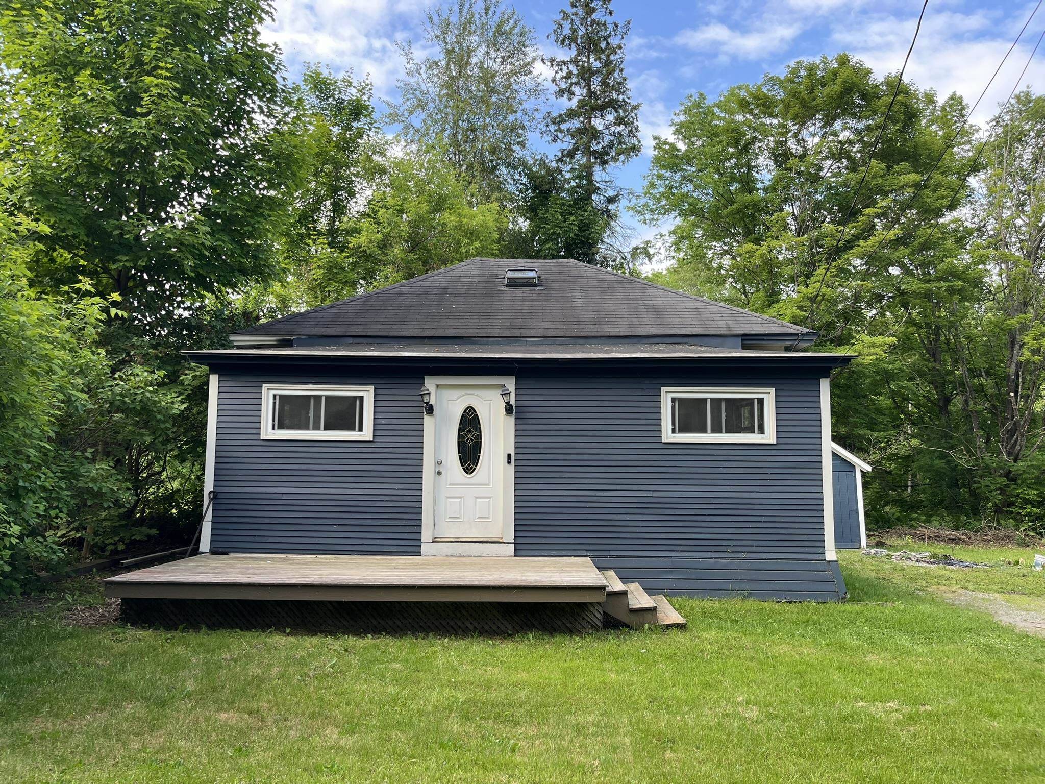 Newport City, VT 05855,498 Clyde ST