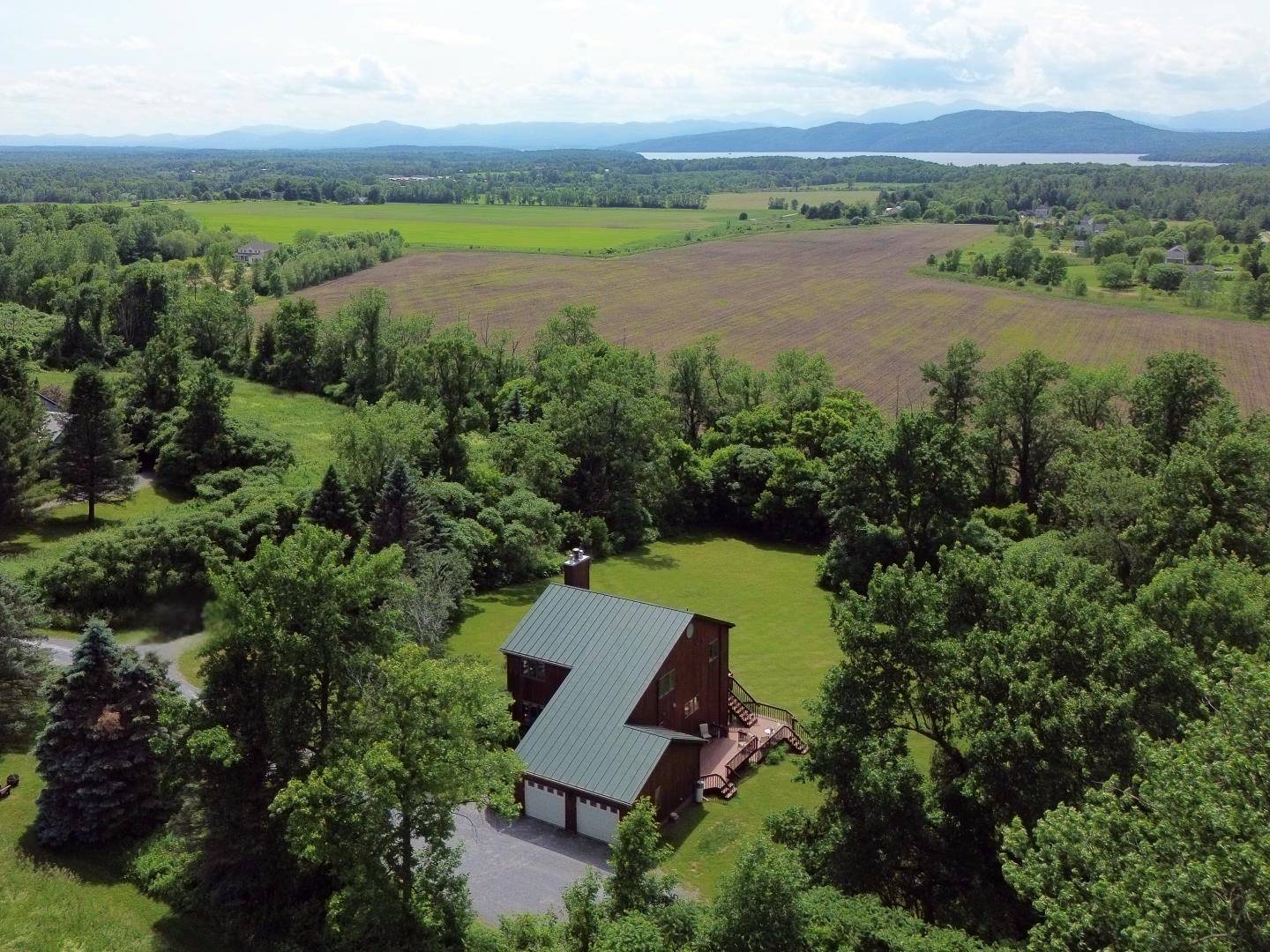 Charlotte, VT 05445,148 Little Horse LN
