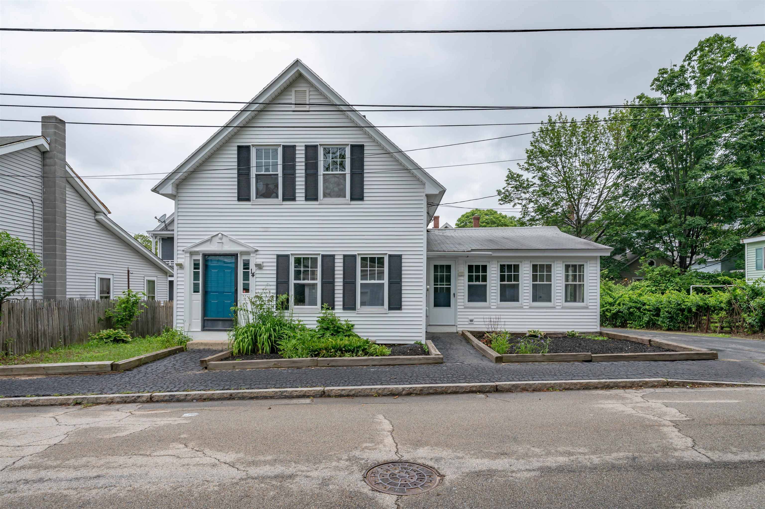 Manchester, NH 03104,14 Dufort ST