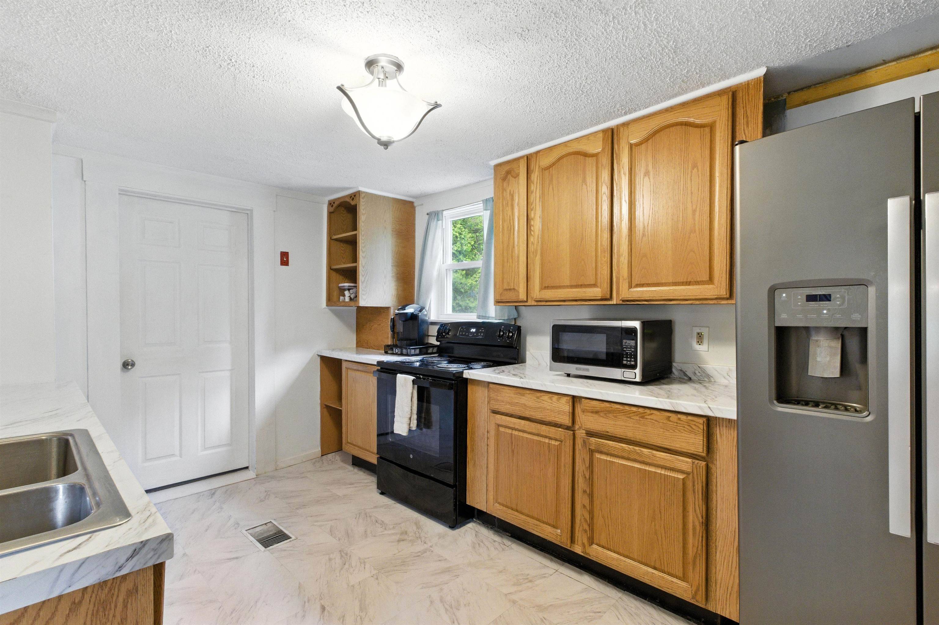 Landaff, NH 03585,79 West End RD