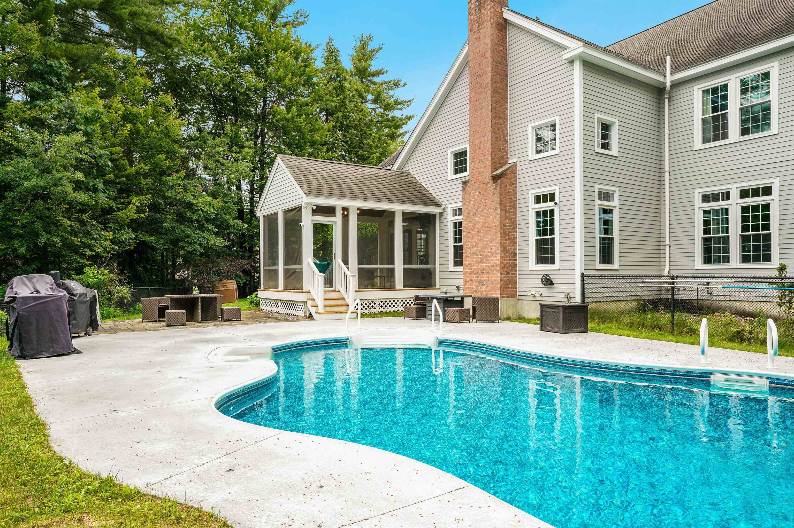 Bedford, NH 03110,4 Chablis CT