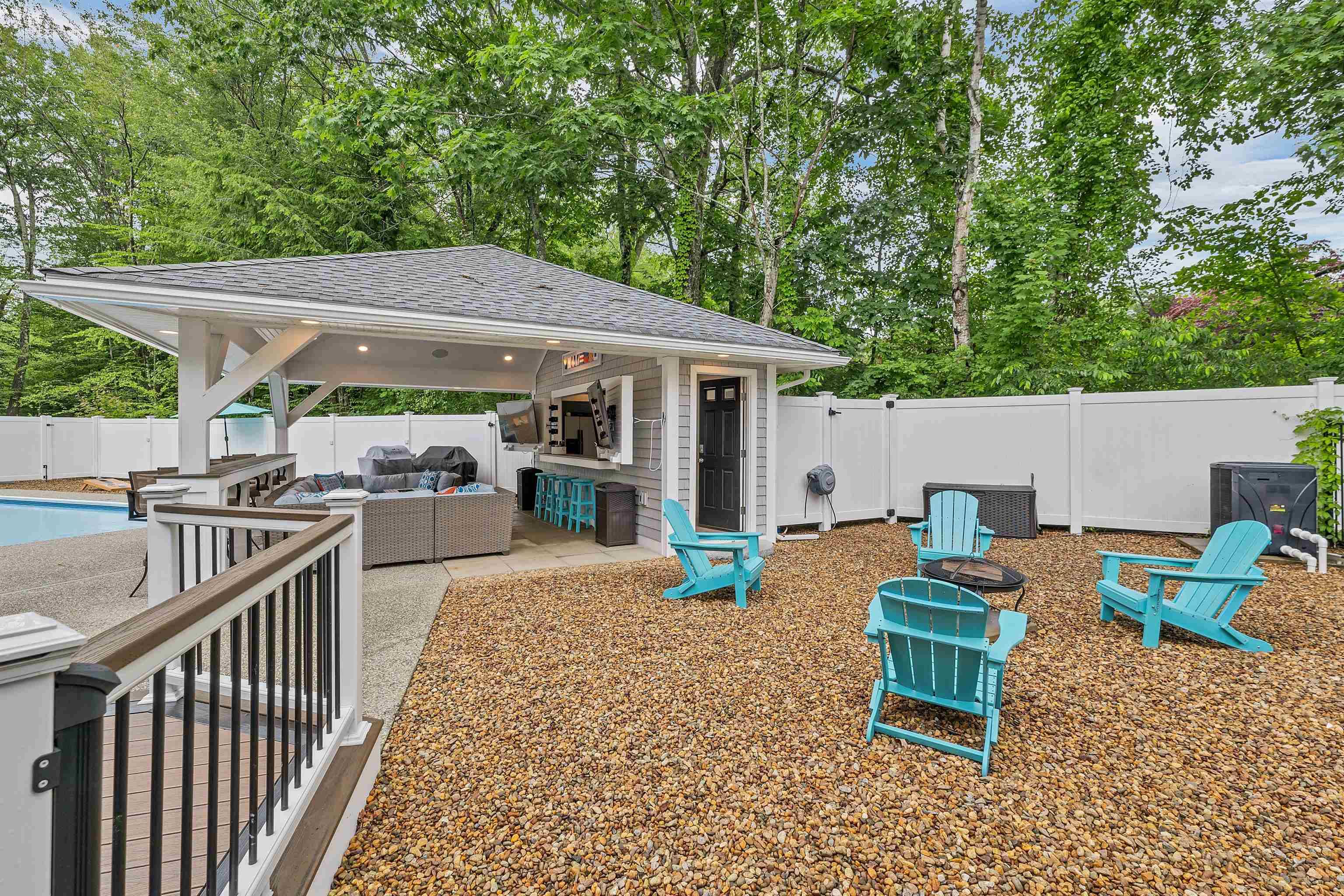 142 Flint RD Candia, NH 03040
