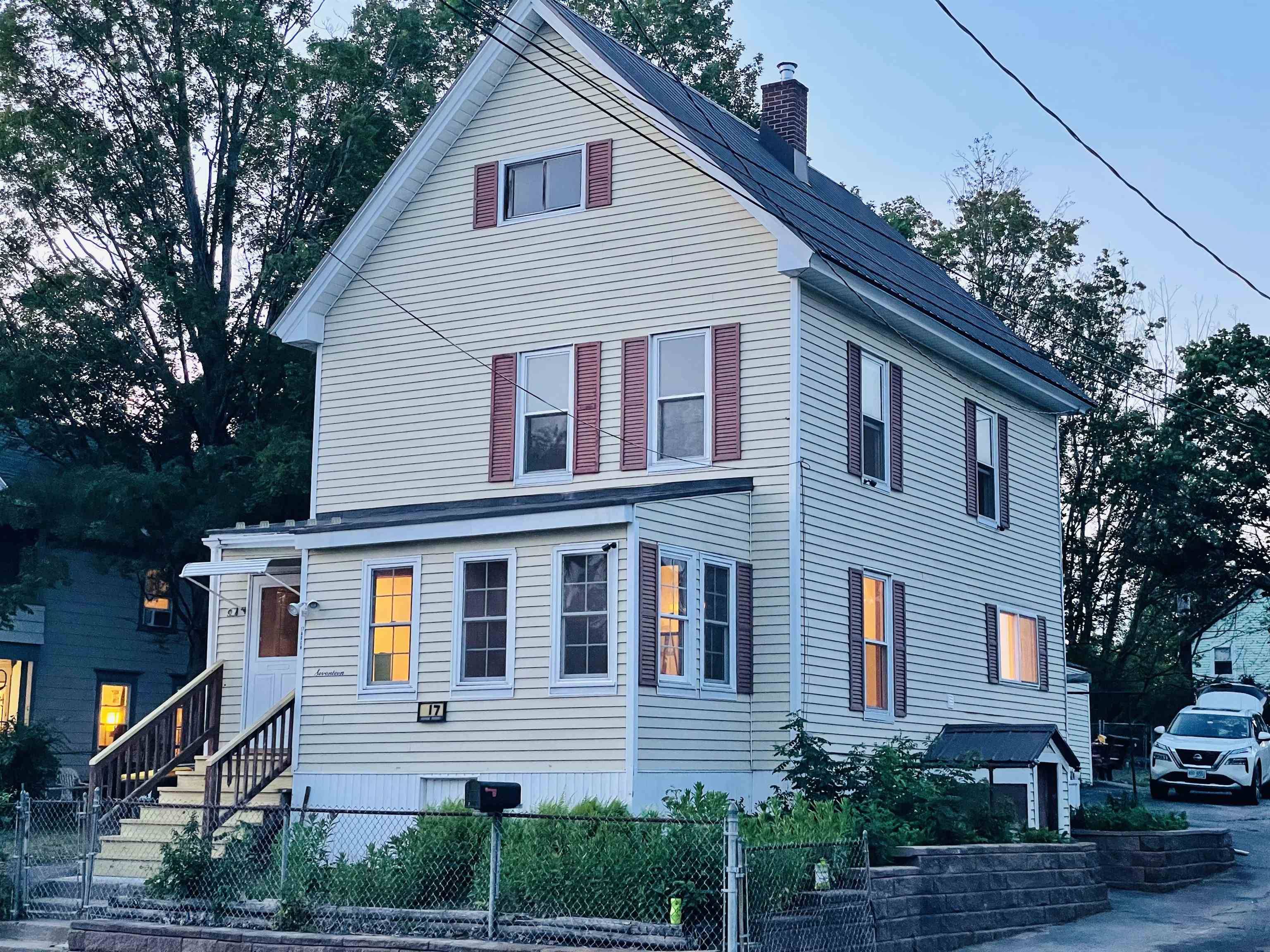 Laconia, NH 03246,17 Arch ST