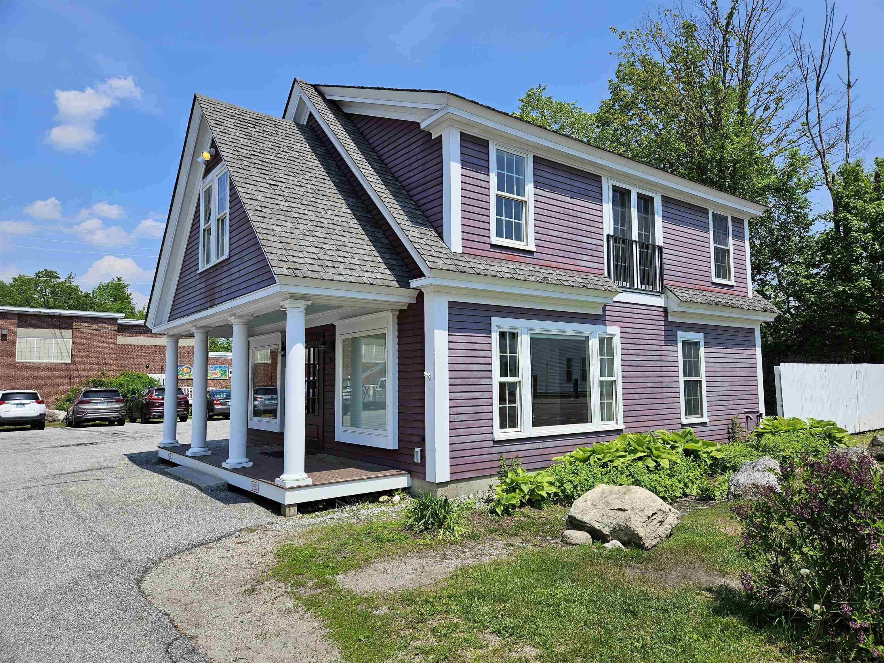 New London, NH 03257,209 Main ST