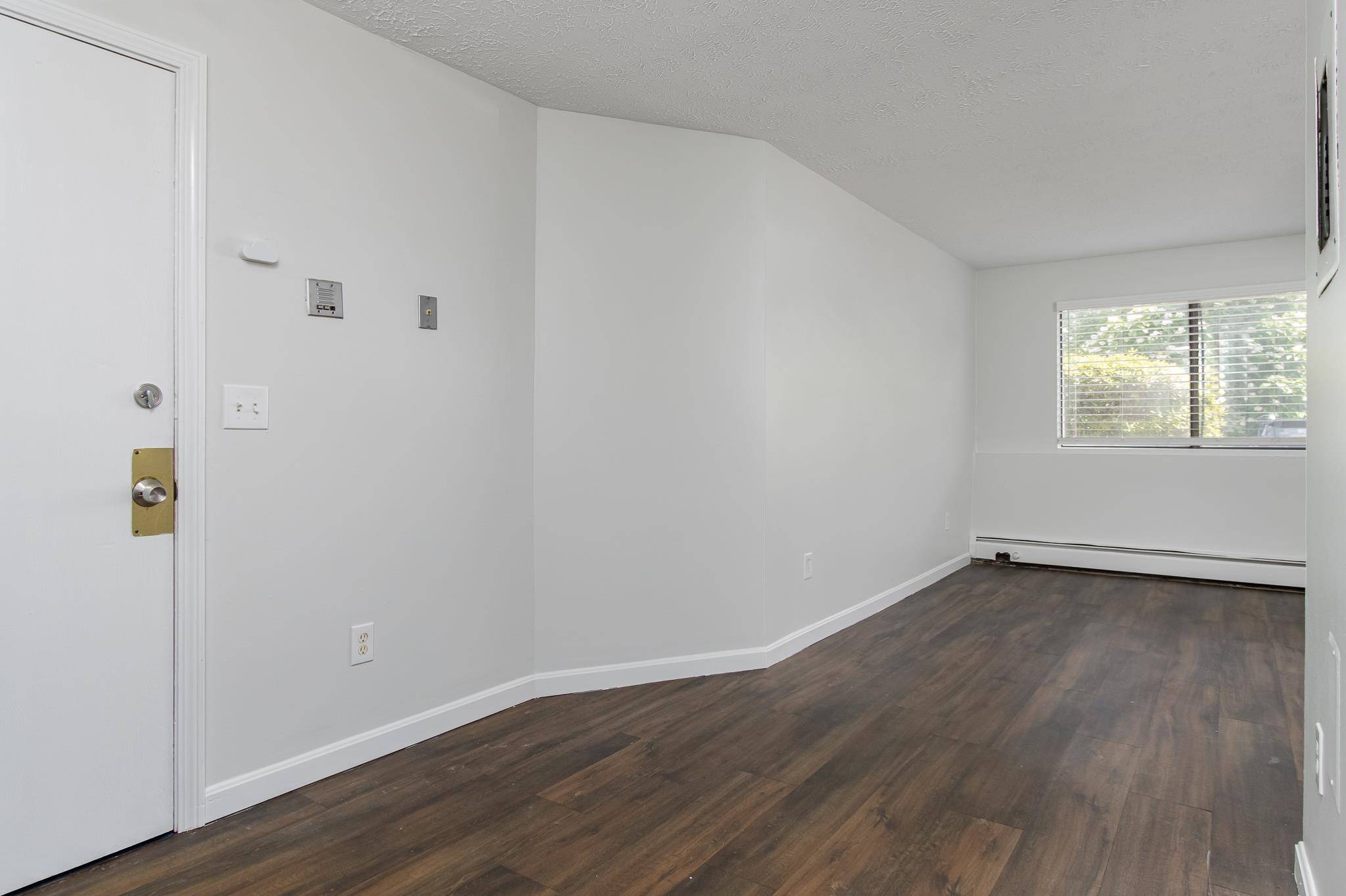 Manchester, NH 03102,25 Log ST #1H