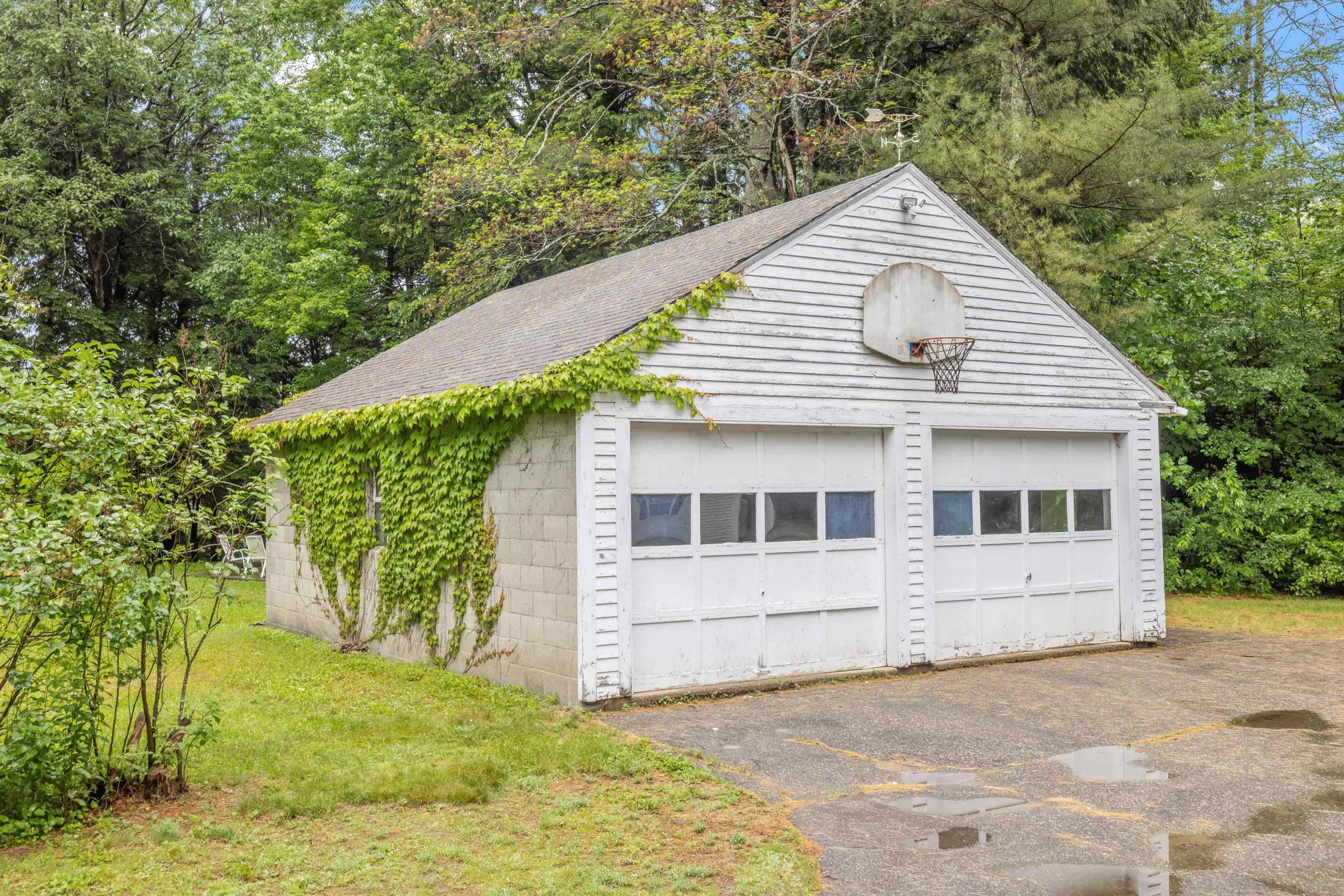 49 New Chester RD Hill, NH 03243