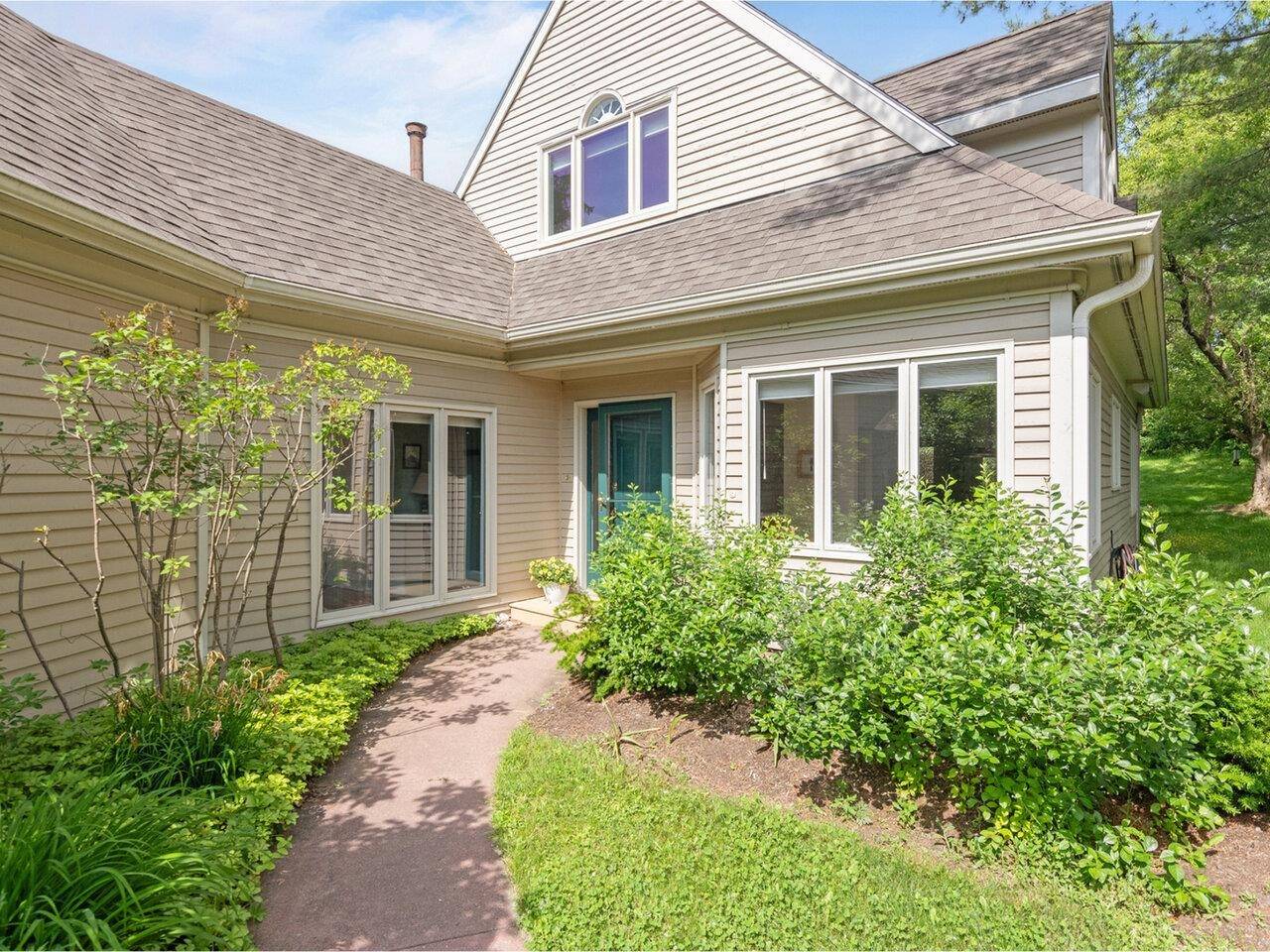 Shelburne, VT 05482,133 Covington LN