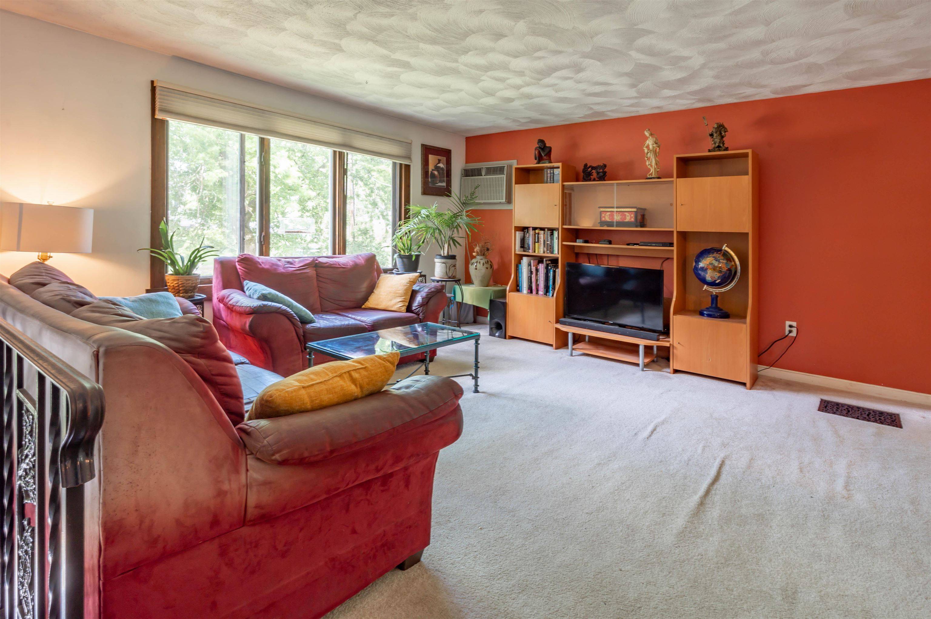 Milford, NH 03055,29 Alder ST
