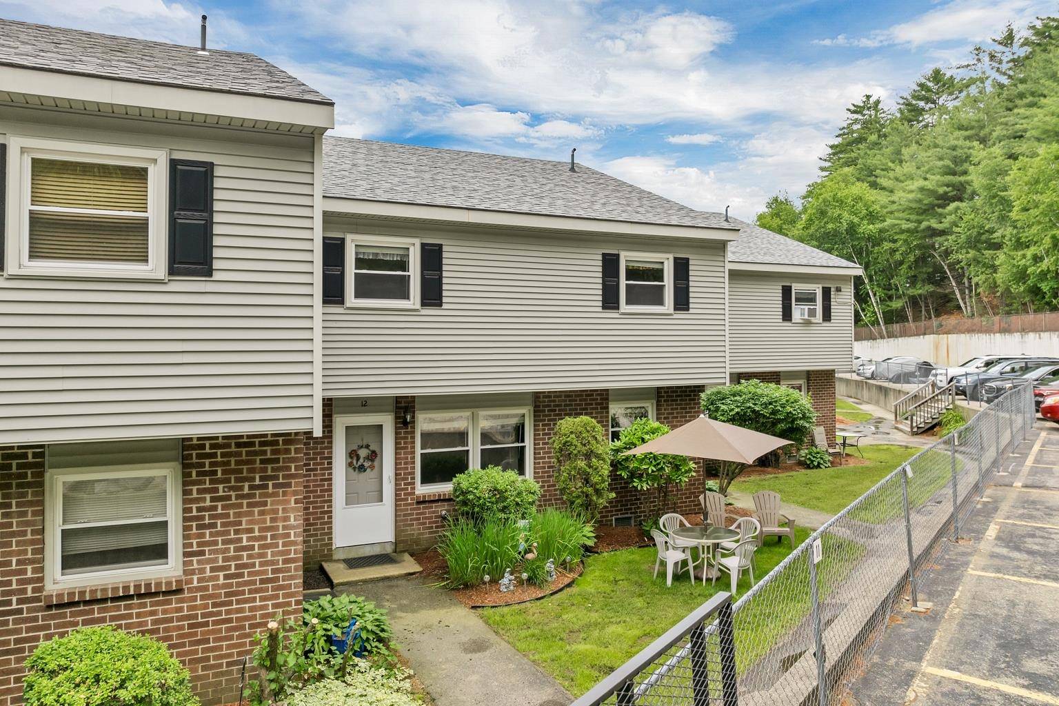 Laconia, NH 03246,139 South Main ST #12