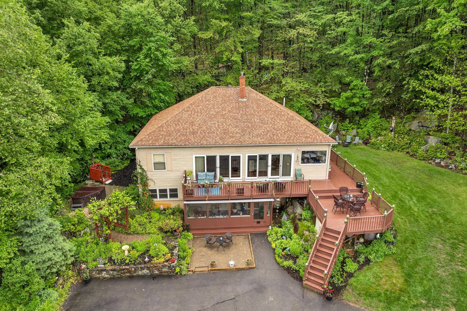 Francestown, NH 03043,1149 Pleasant Pond RD