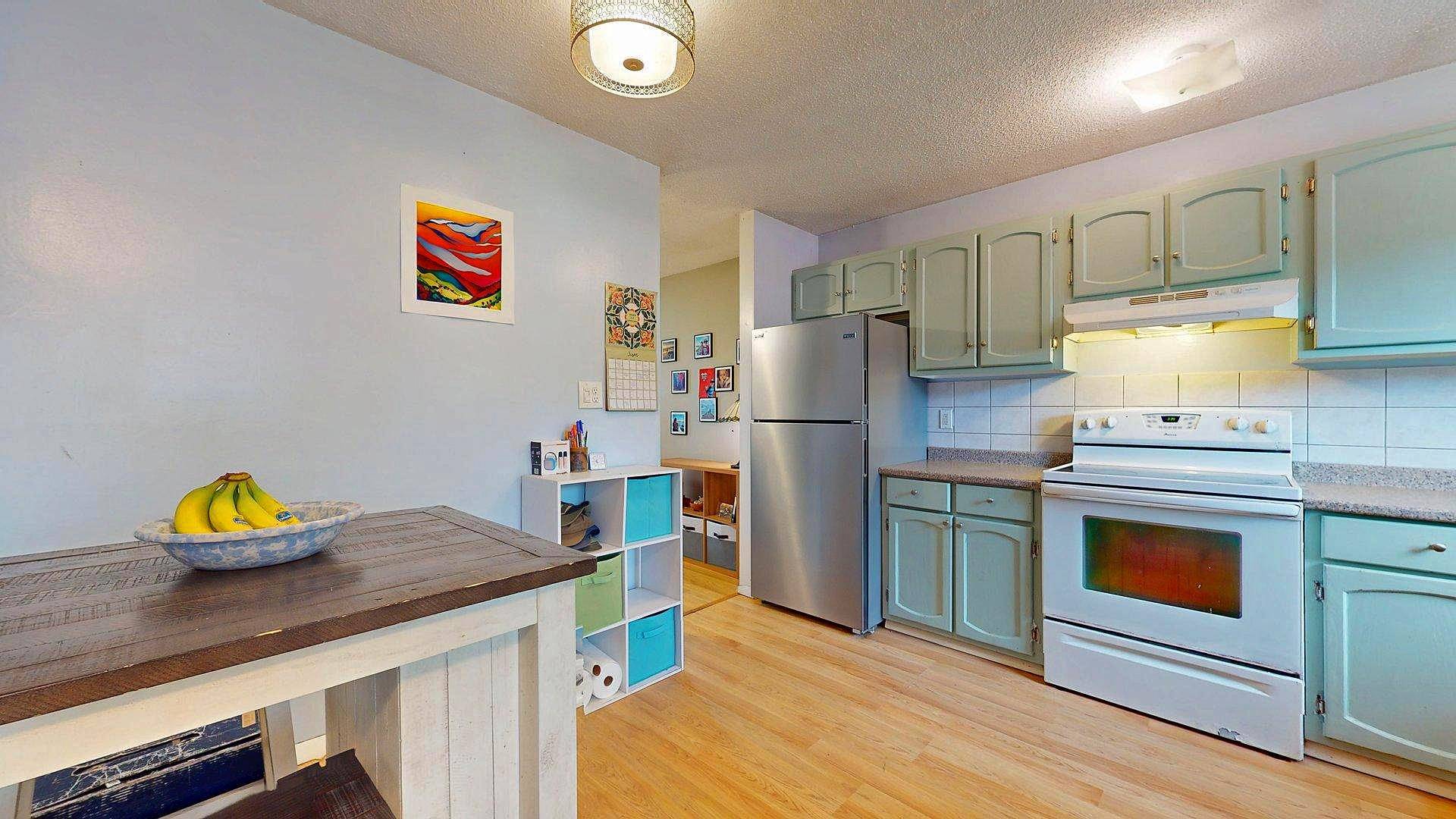 Essex Junction, VT 05452,11 Sugartree LN