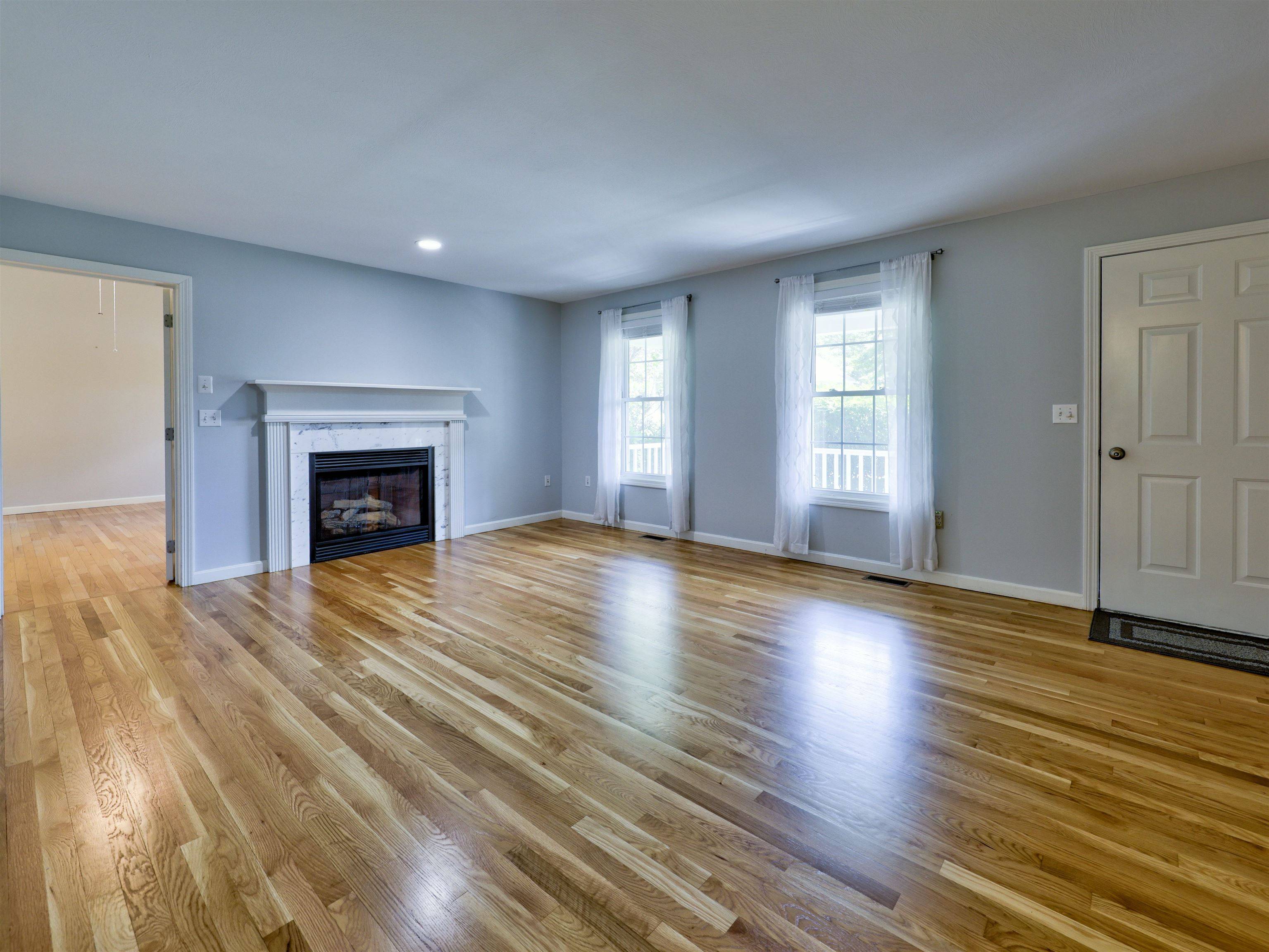 8 Sycamore CT Amherst, NH 03031