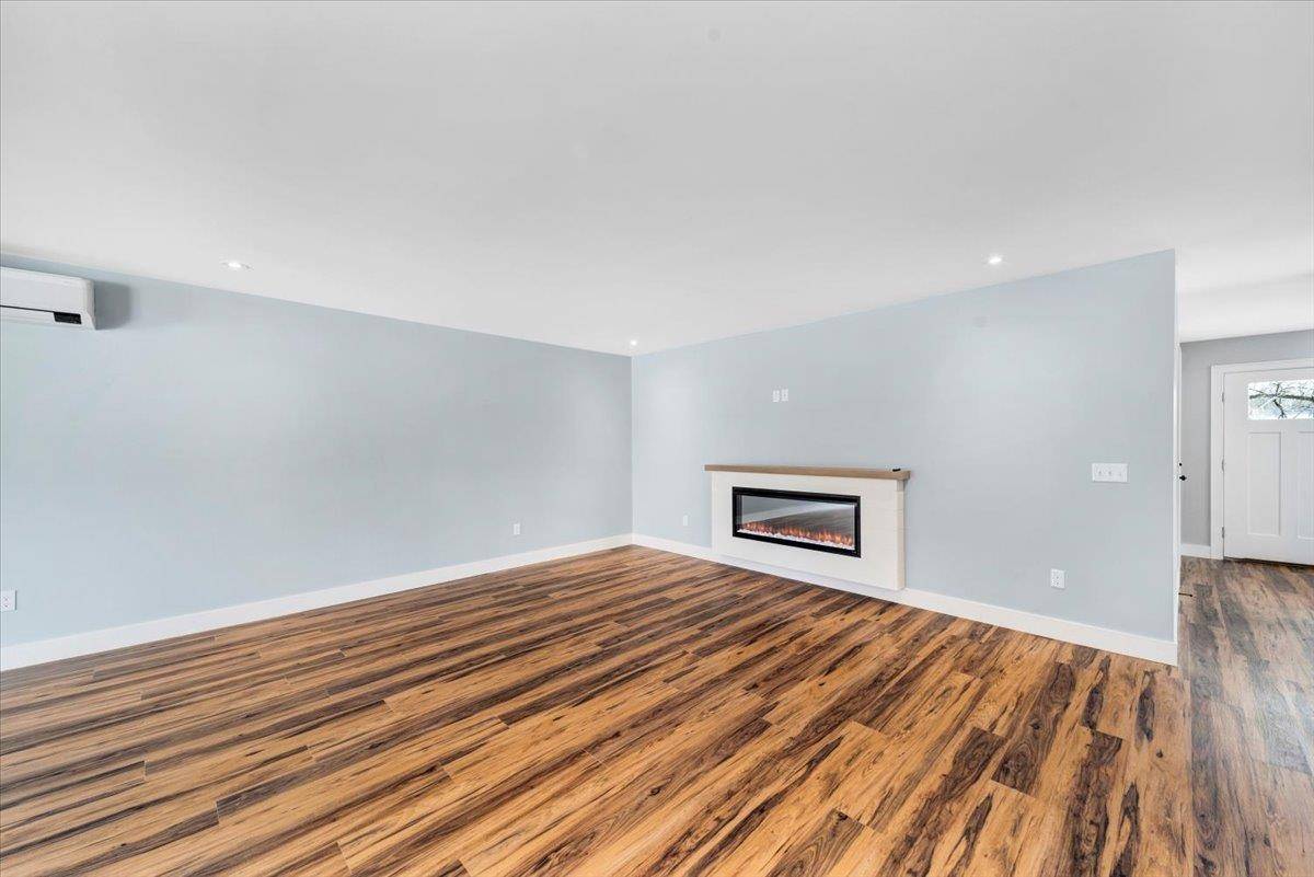 Shelburne, VT 05482,925 Falls RD #3