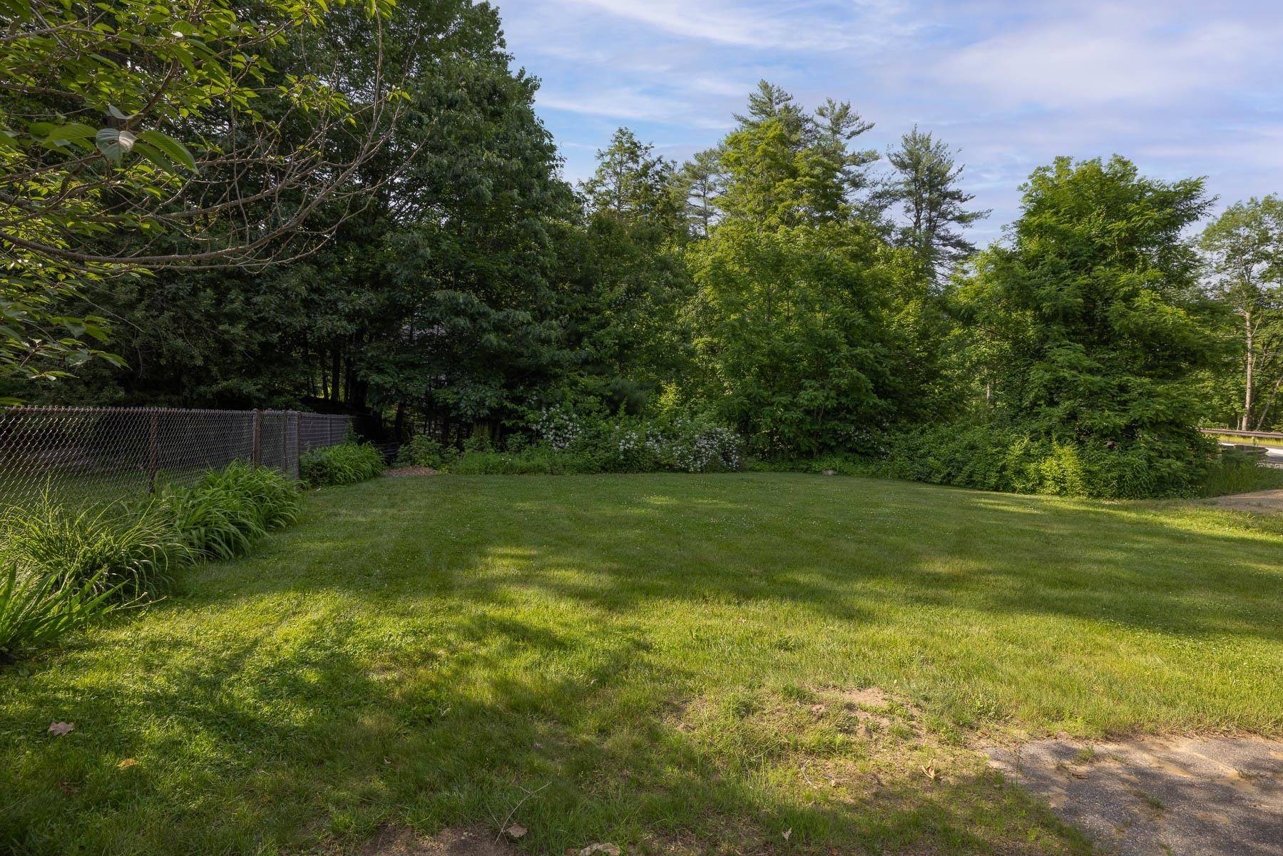 Durham, NH 03824,96 Madbury RD