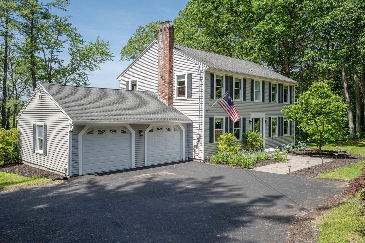 Bedford, NH 03110,7 Dearborn LN