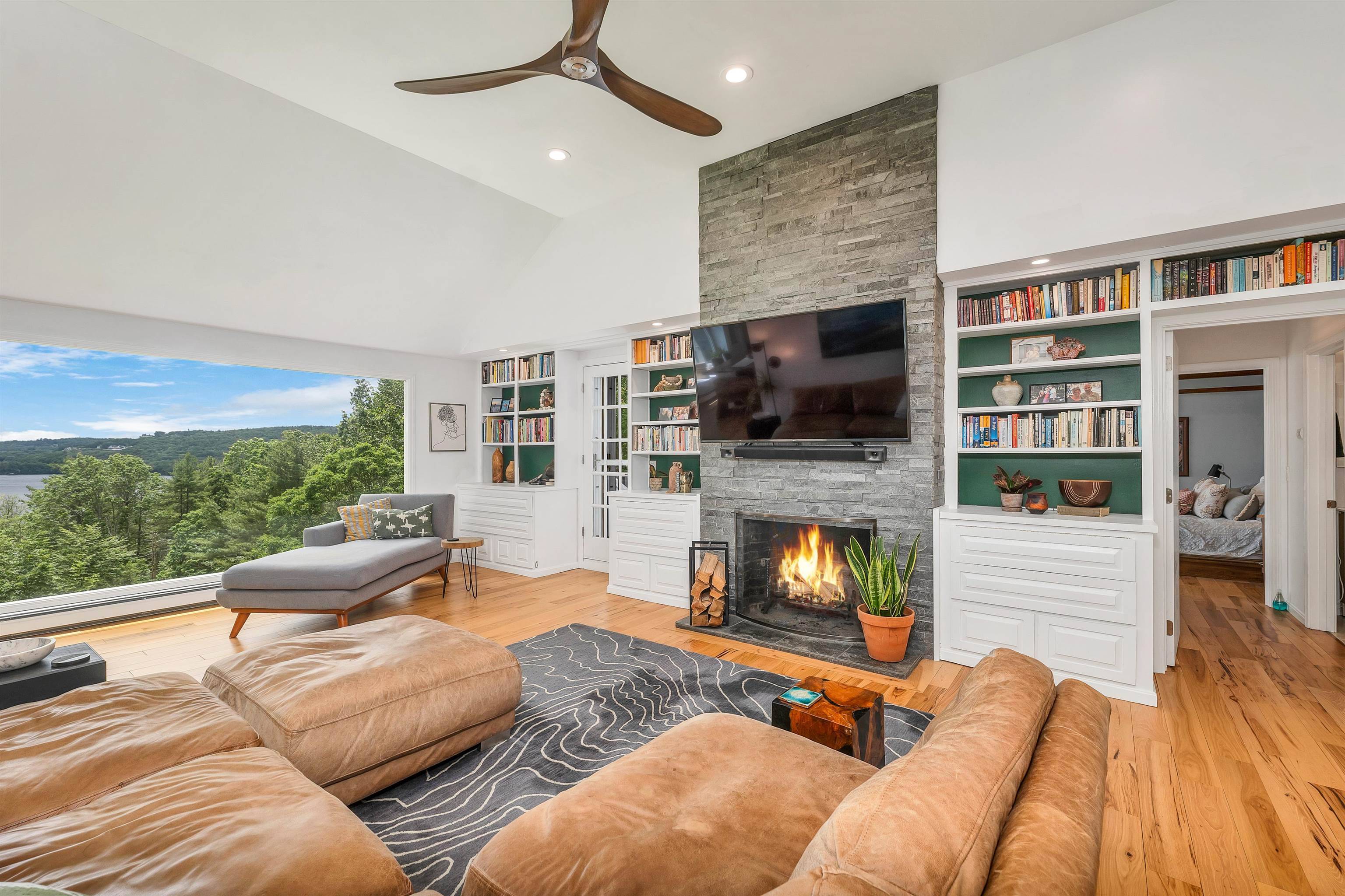 Meredith, NH 03253,43 Oak Knoll RD