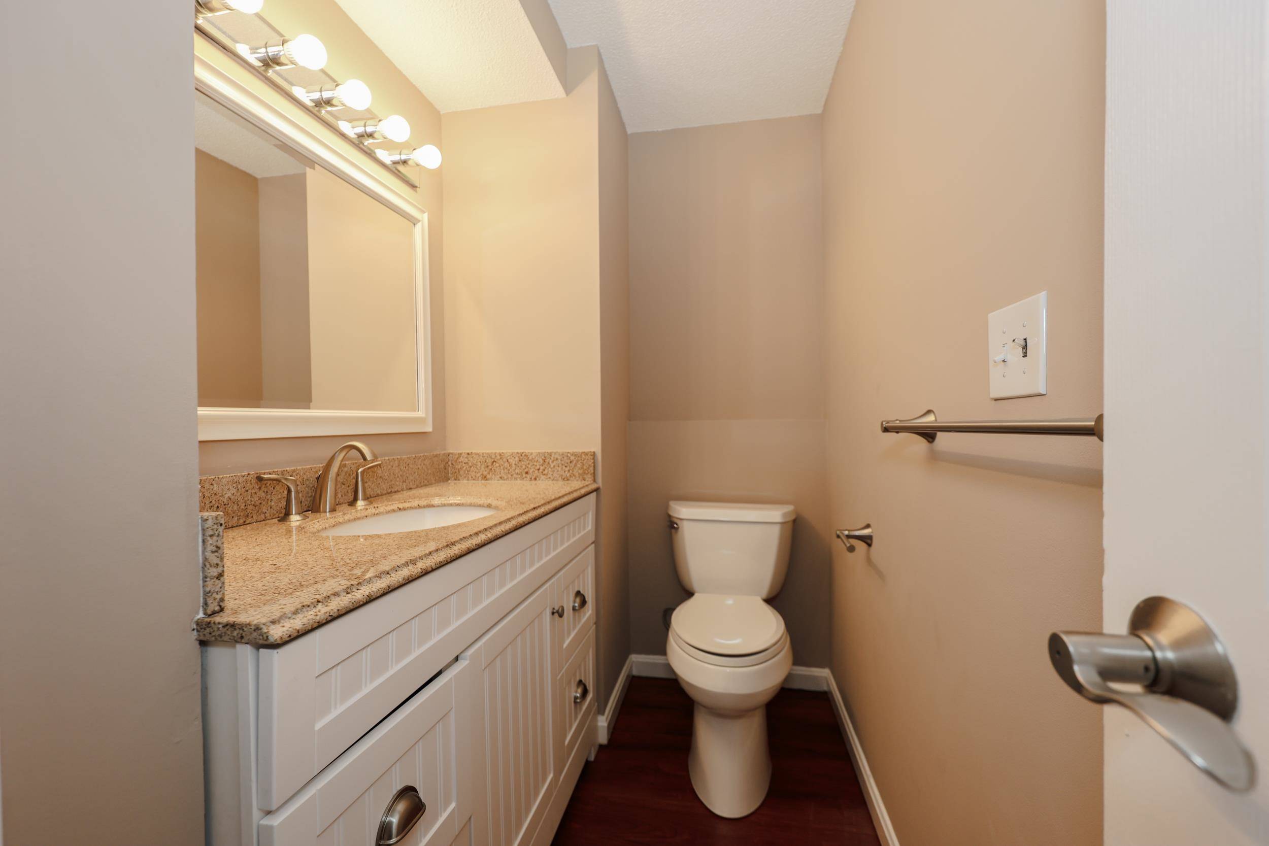 53 Bluestone DR Nashua, NH 03060