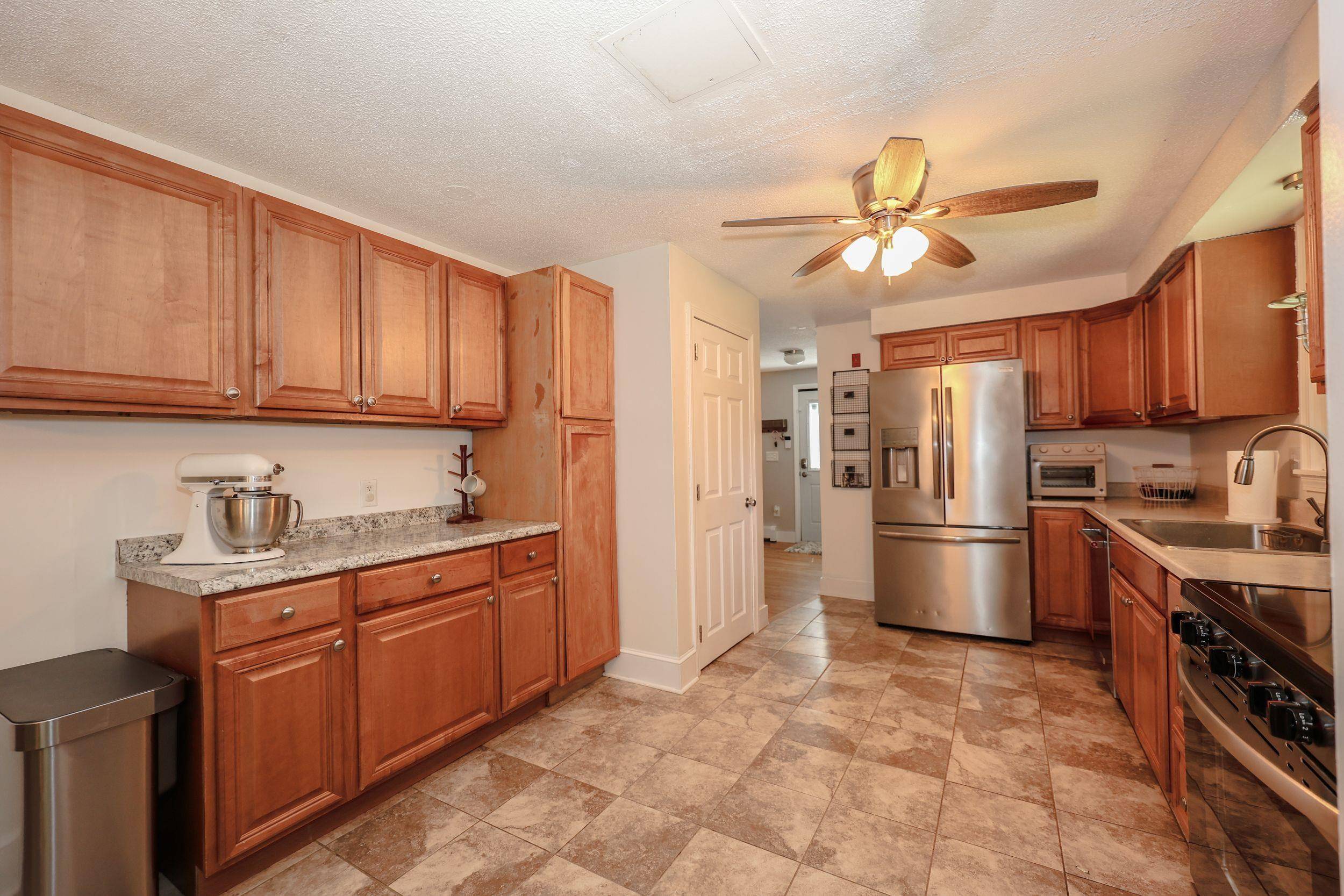 26 Wilshire DR Londonderry, NH 03053