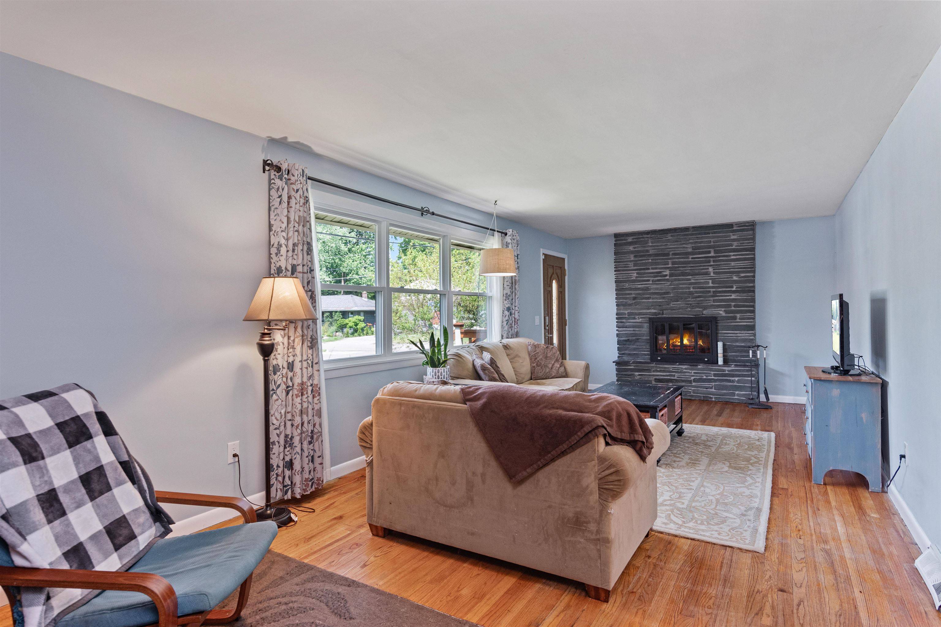 2 Meadow RD South Burlington, VT 05403