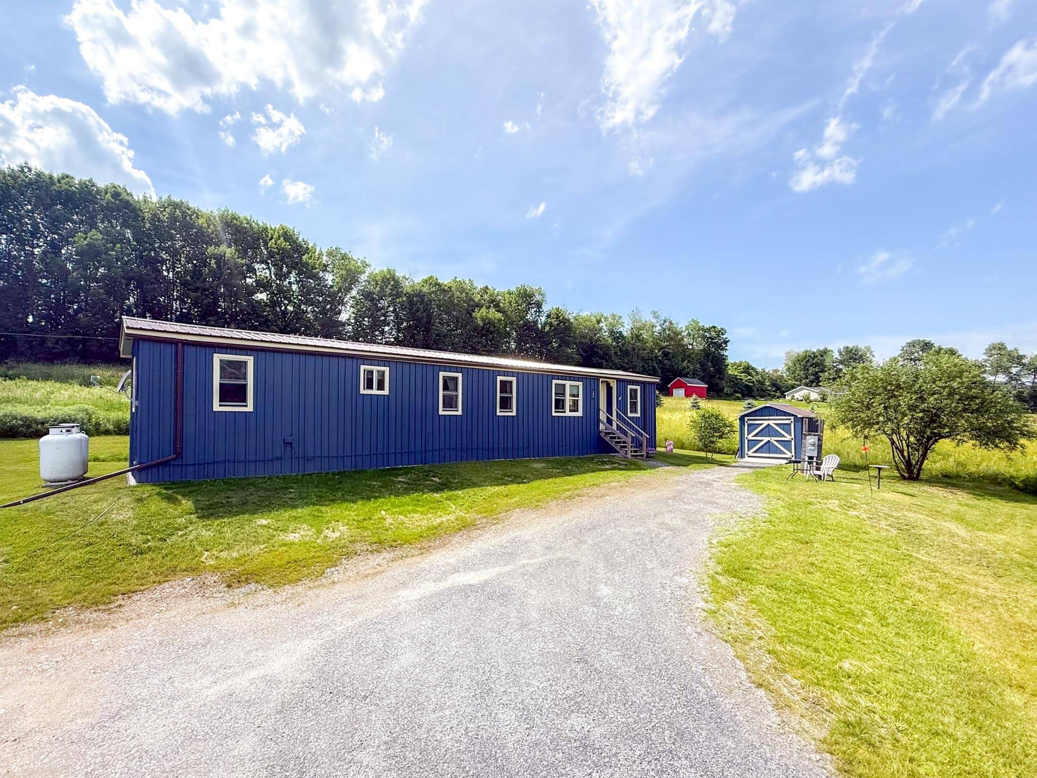 Bradford, VT 05033,284 Cross RD