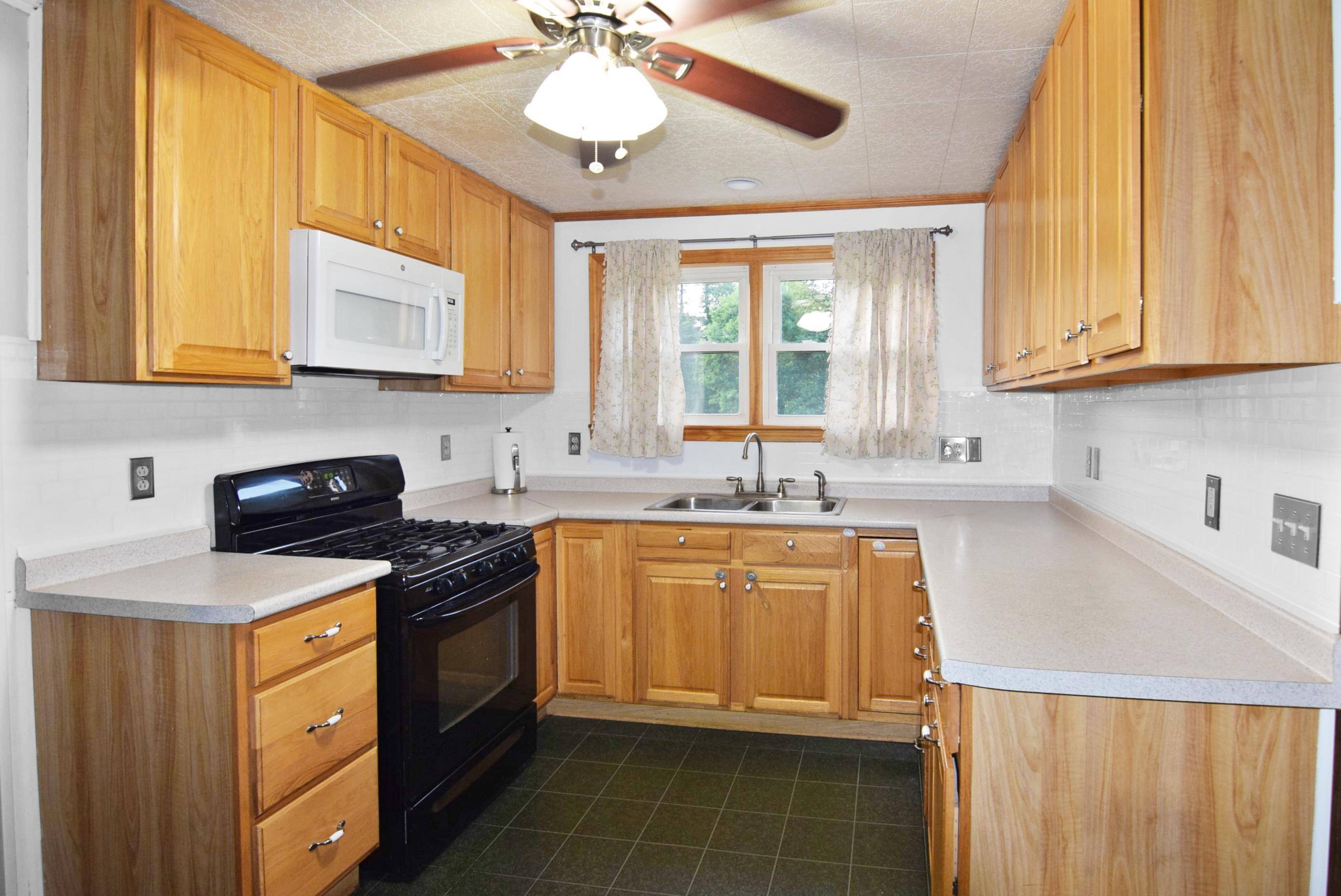 Claremont, NH 03743,49 Bowker ST