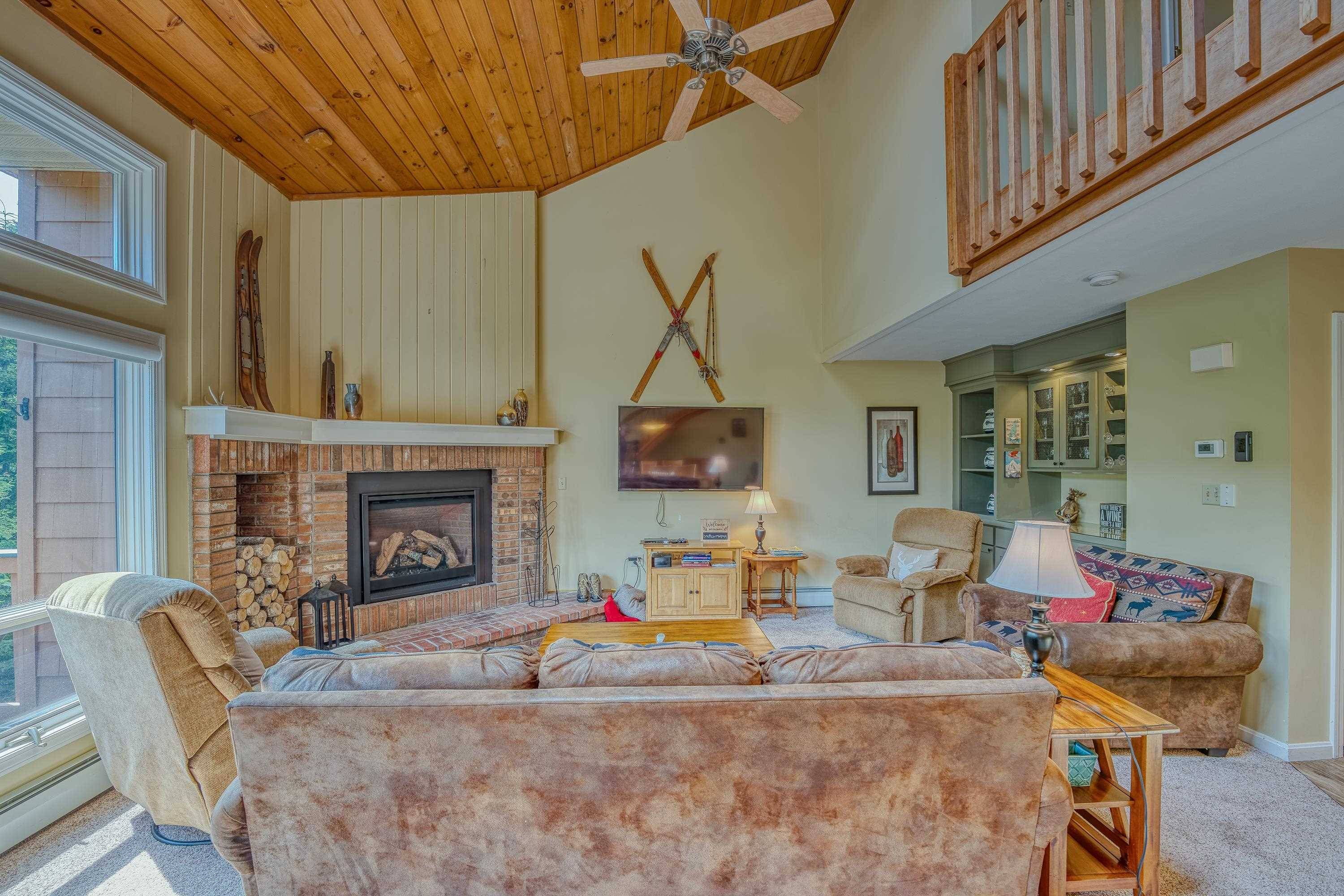 54 Appleby Close Carroll, NH 03575