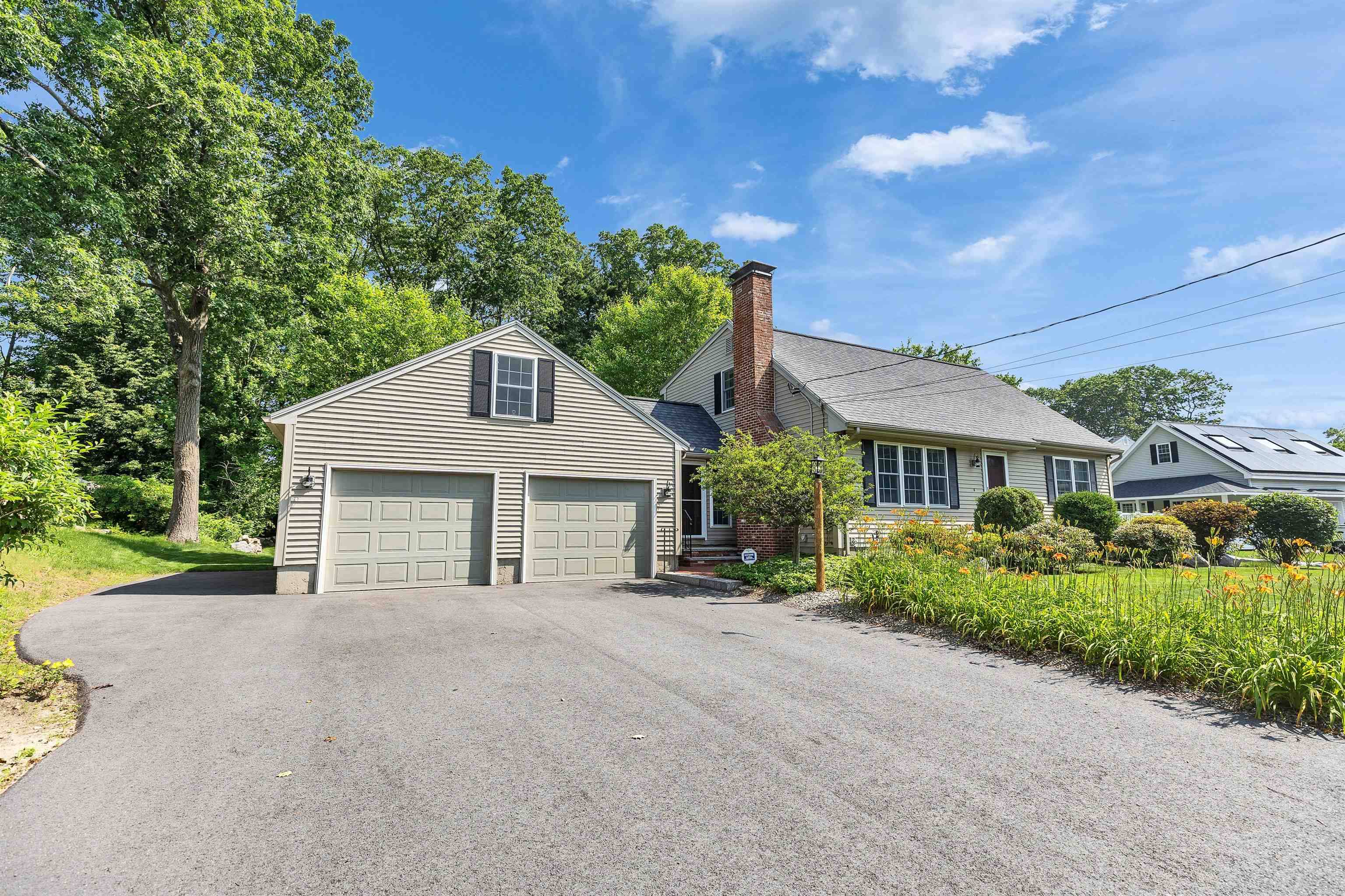 Manchester, NH 03109,401 Woodcrest CT