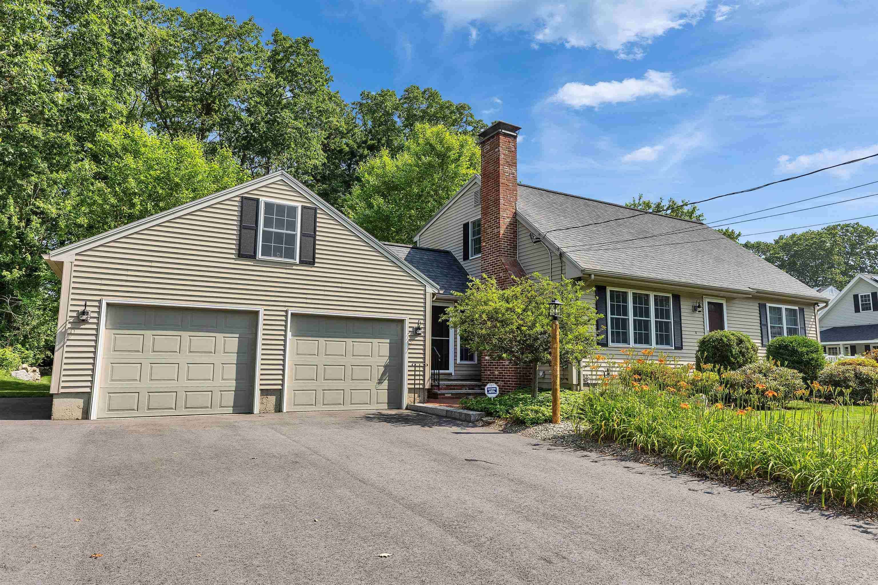 Manchester, NH 03109,401 Woodcrest CT
