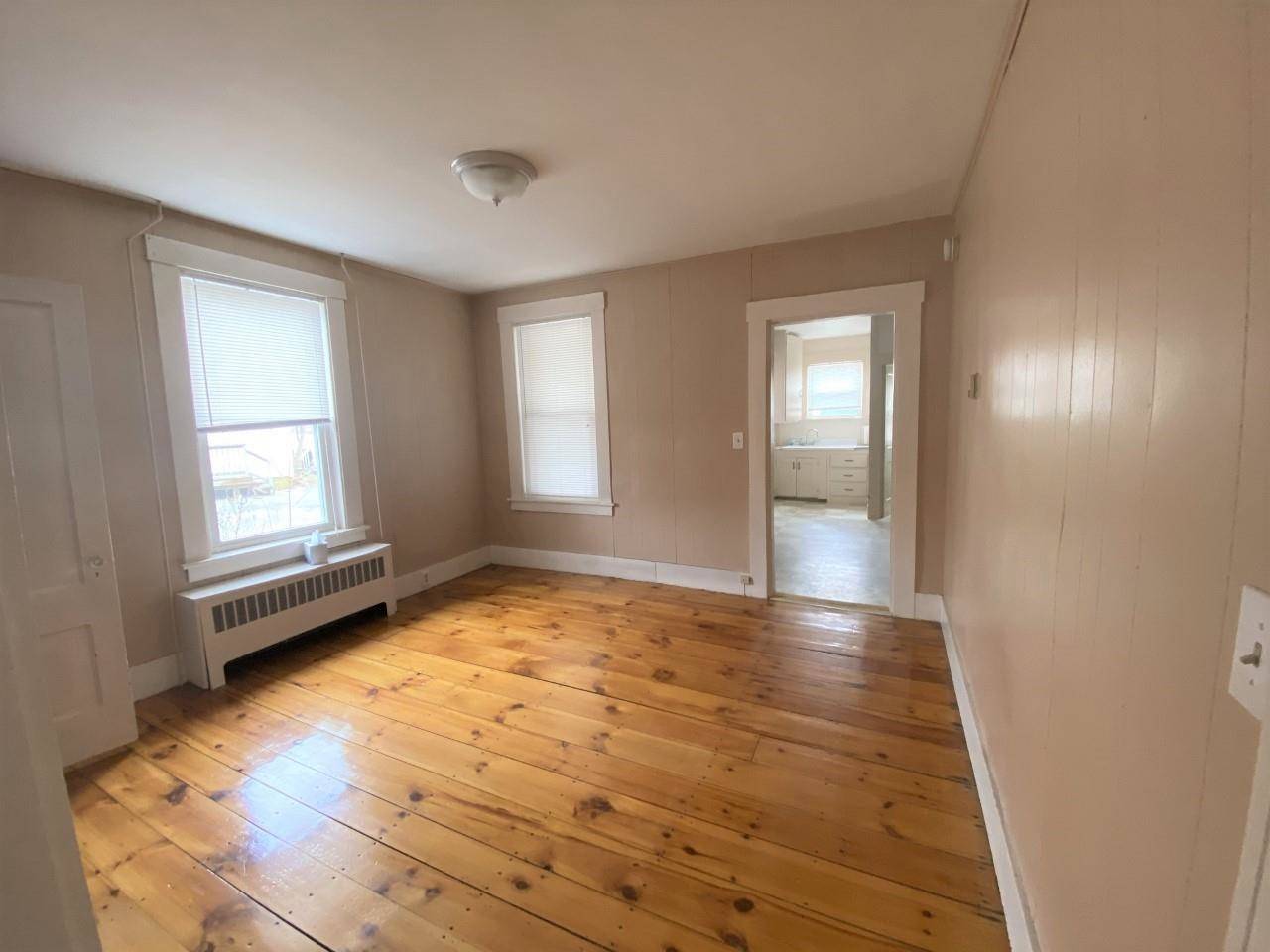 Newmarket, NH 03857,25 Elm ST #Apt. A