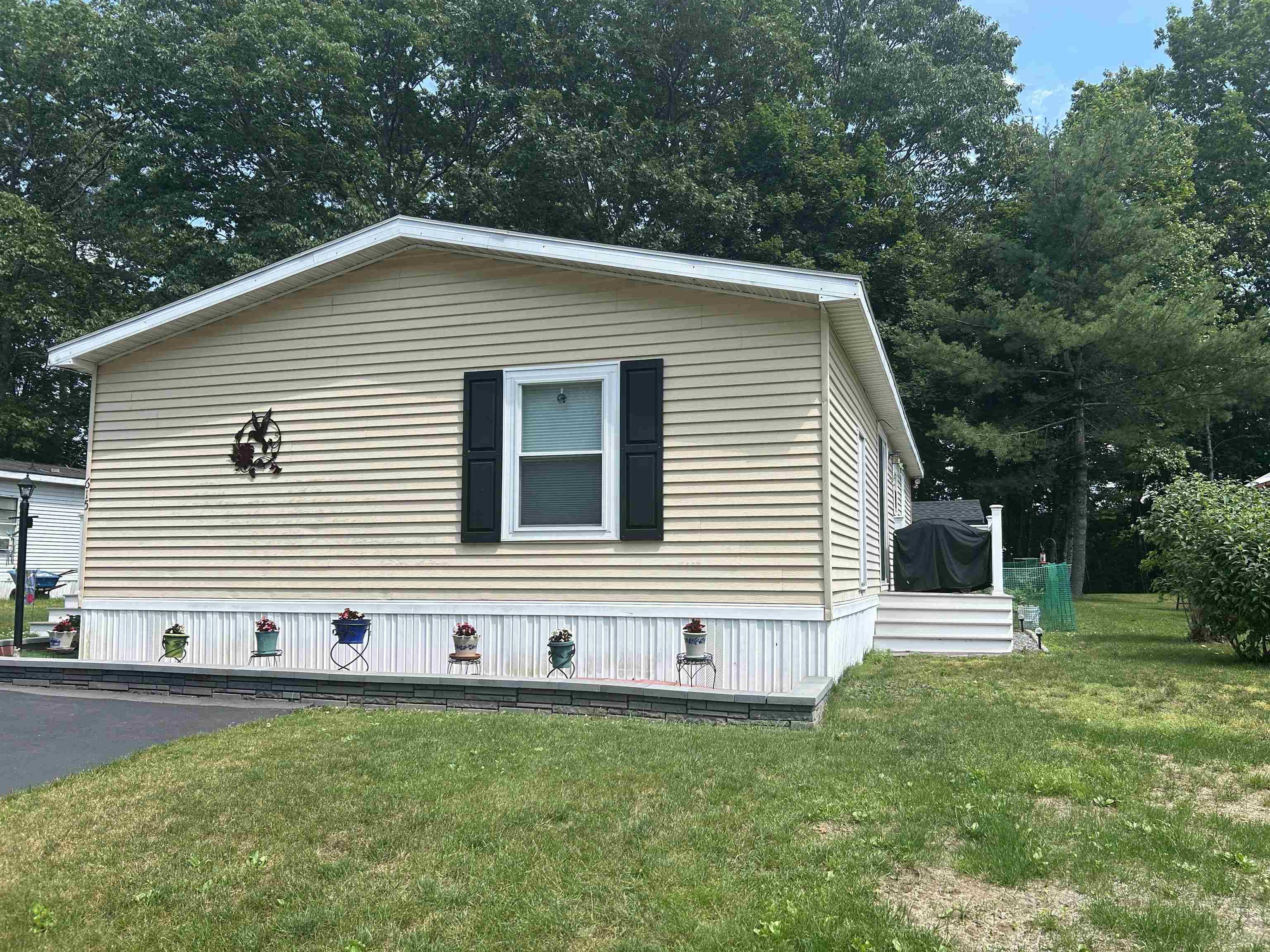 Somersworth, NH 03878,615 Sherwood Glen RD