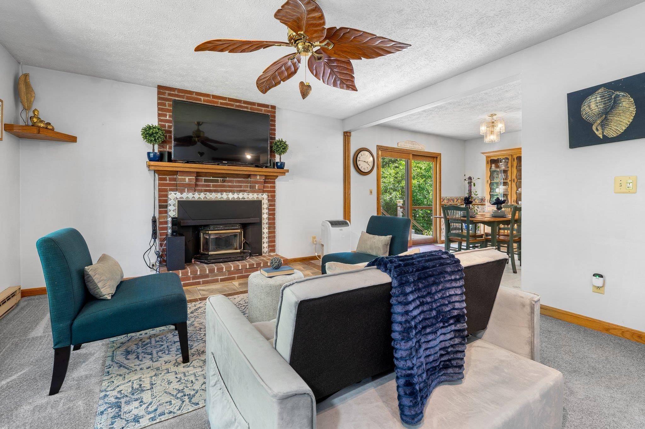Hooksett, NH 03106,14 Johns DR