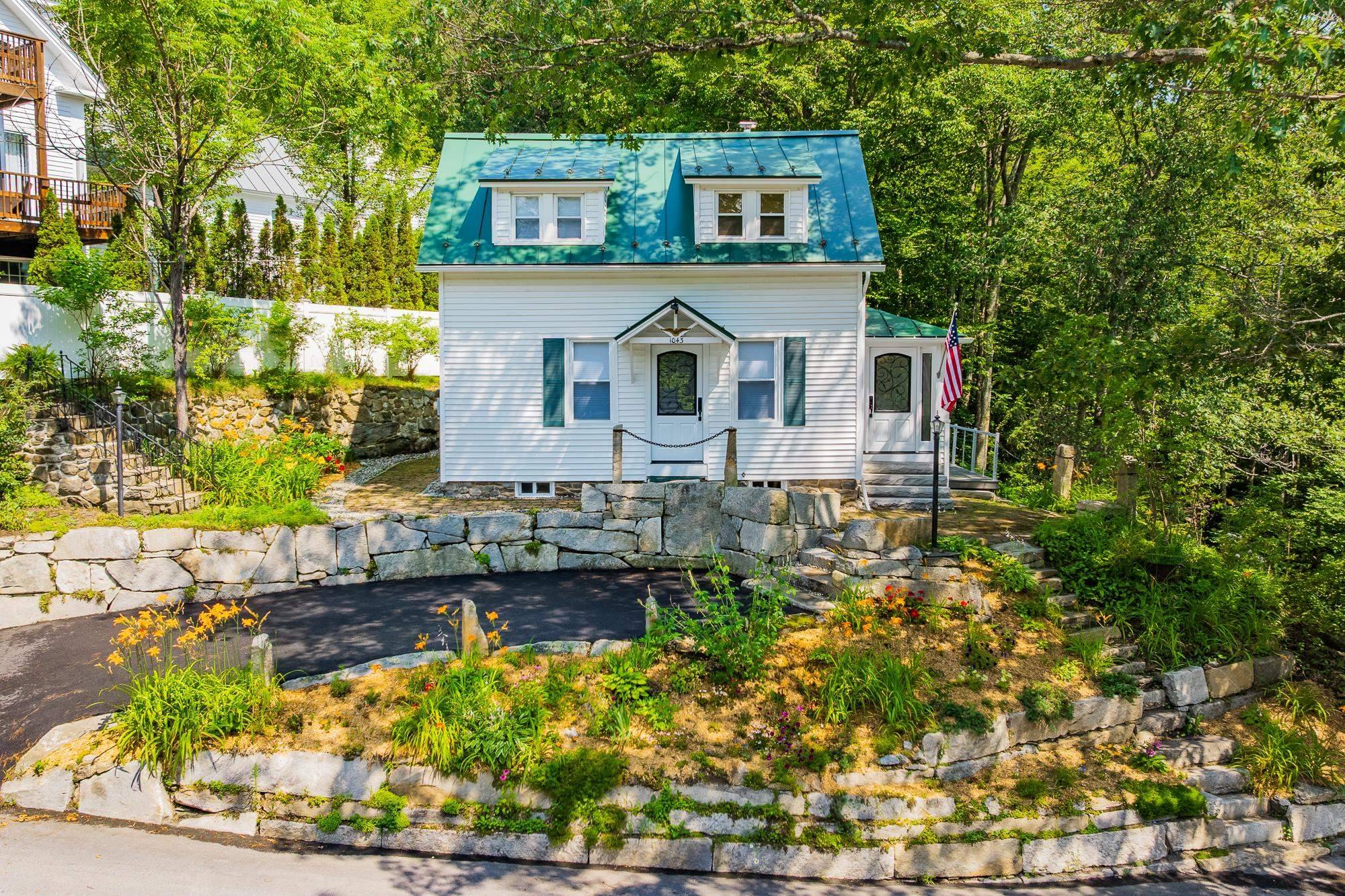 Sunapee, NH 03751,1043 Main ST