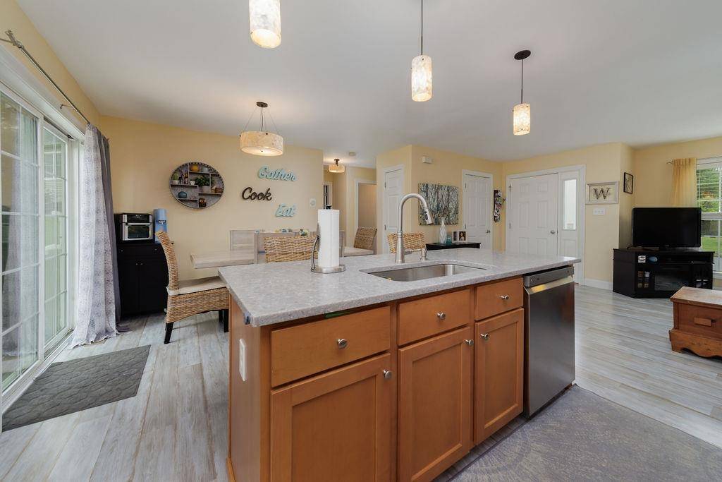 53 Mountain View DR Lebanon, NH 03766