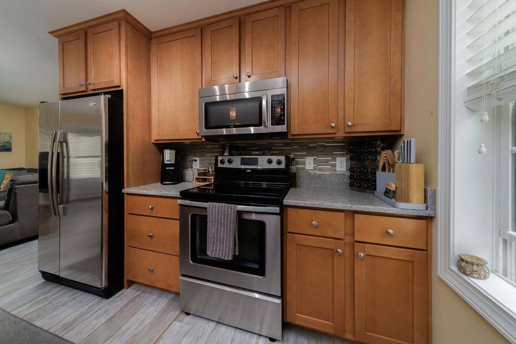 53 Mountain View DR Lebanon, NH 03766