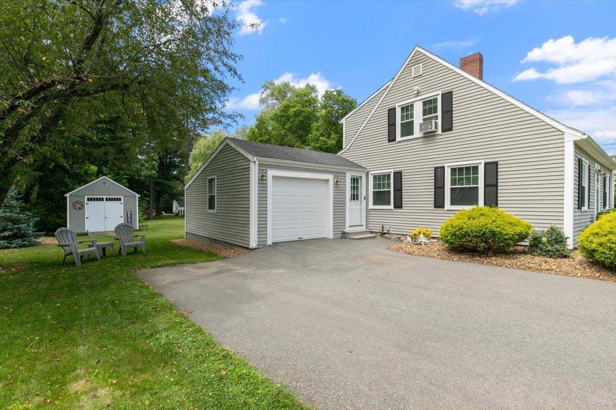 Plaistow, NH 03865,168 Main ST