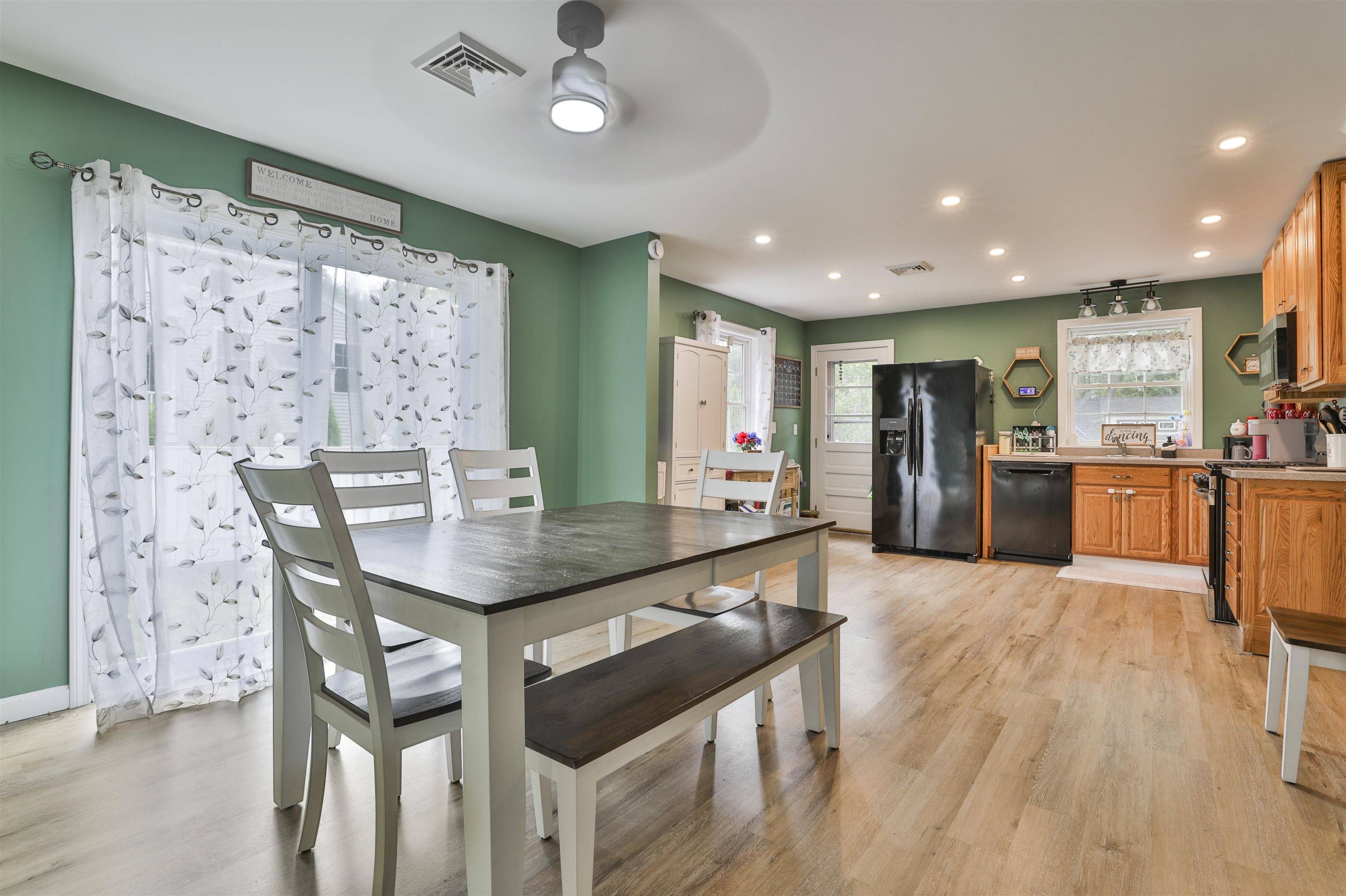 Nashua, NH 03062,668 West Hollis ST