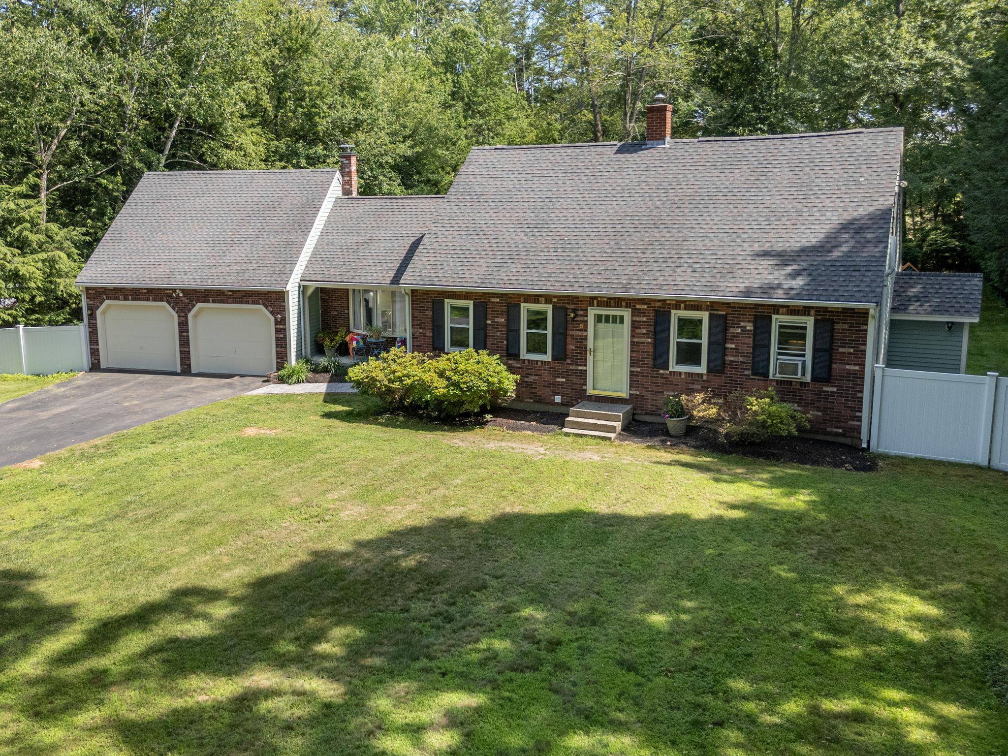 Merrimack, NH 03054,5 Catskill DR