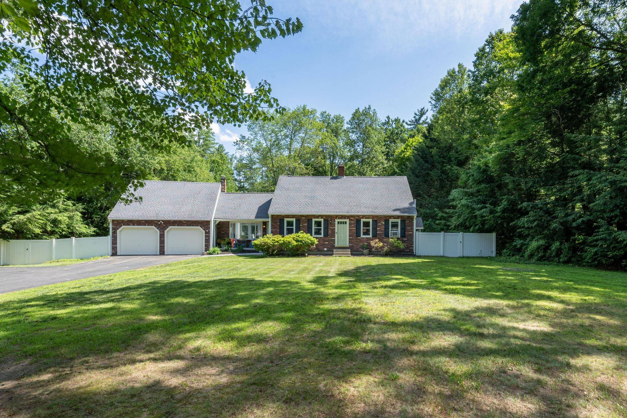 Merrimack, NH 03054,5 Catskill DR