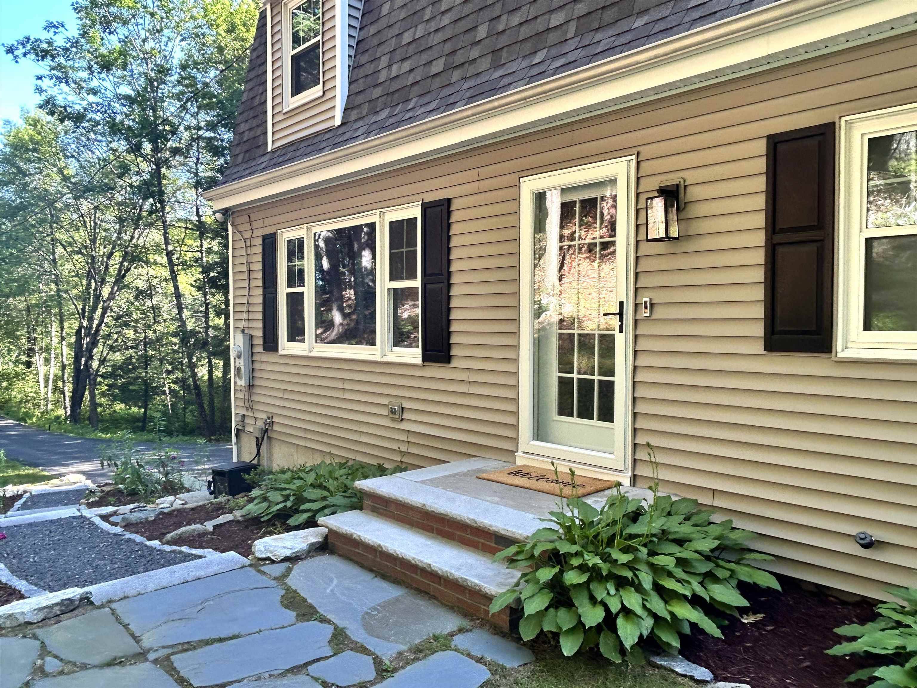 Newfields, NH 03856,9 Oaklands RD