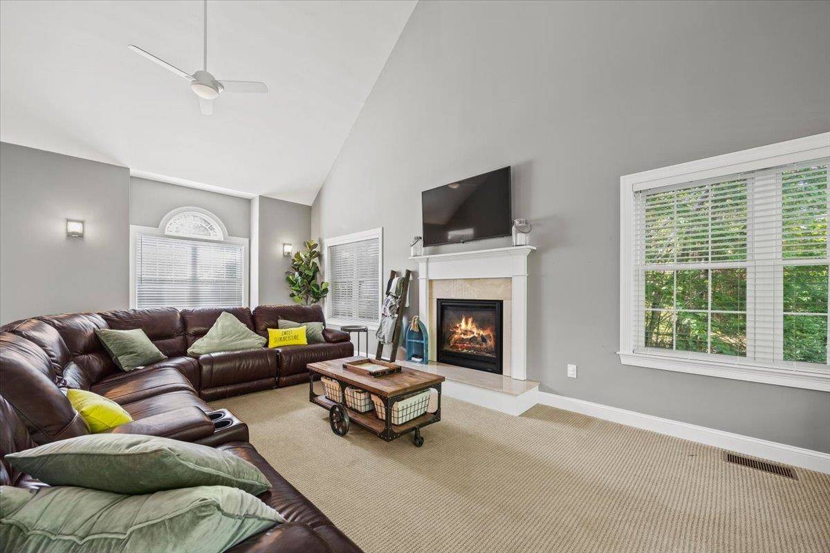 23 Surrey LN Laconia, NH 03246