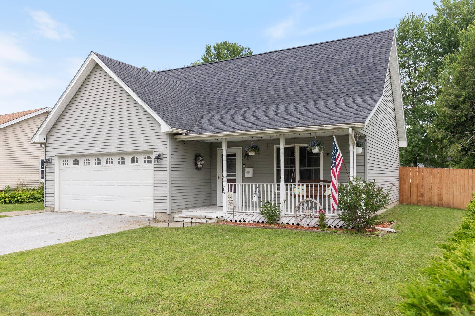 Swanton, VT 05488,107 Canada ST