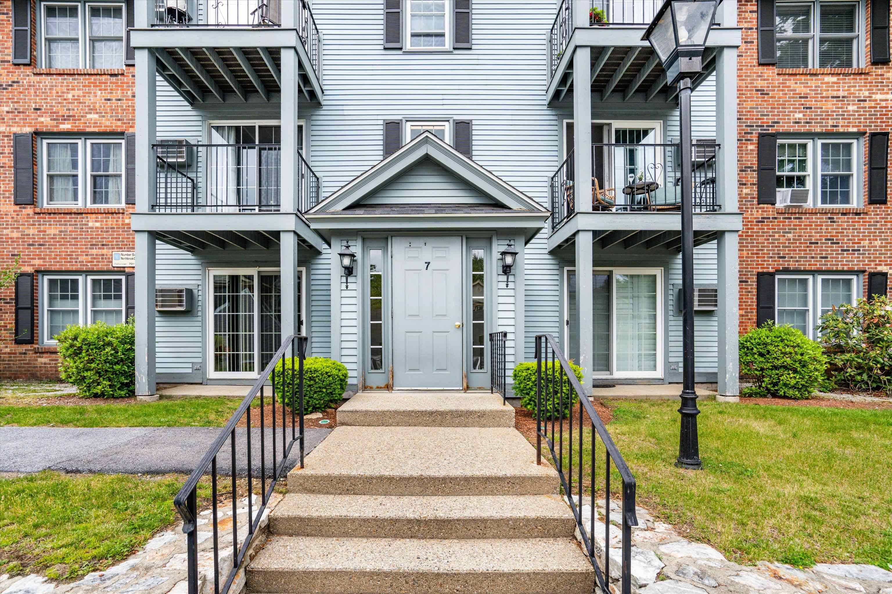 Manchester, NH 03102,7 Northbrook DR #706