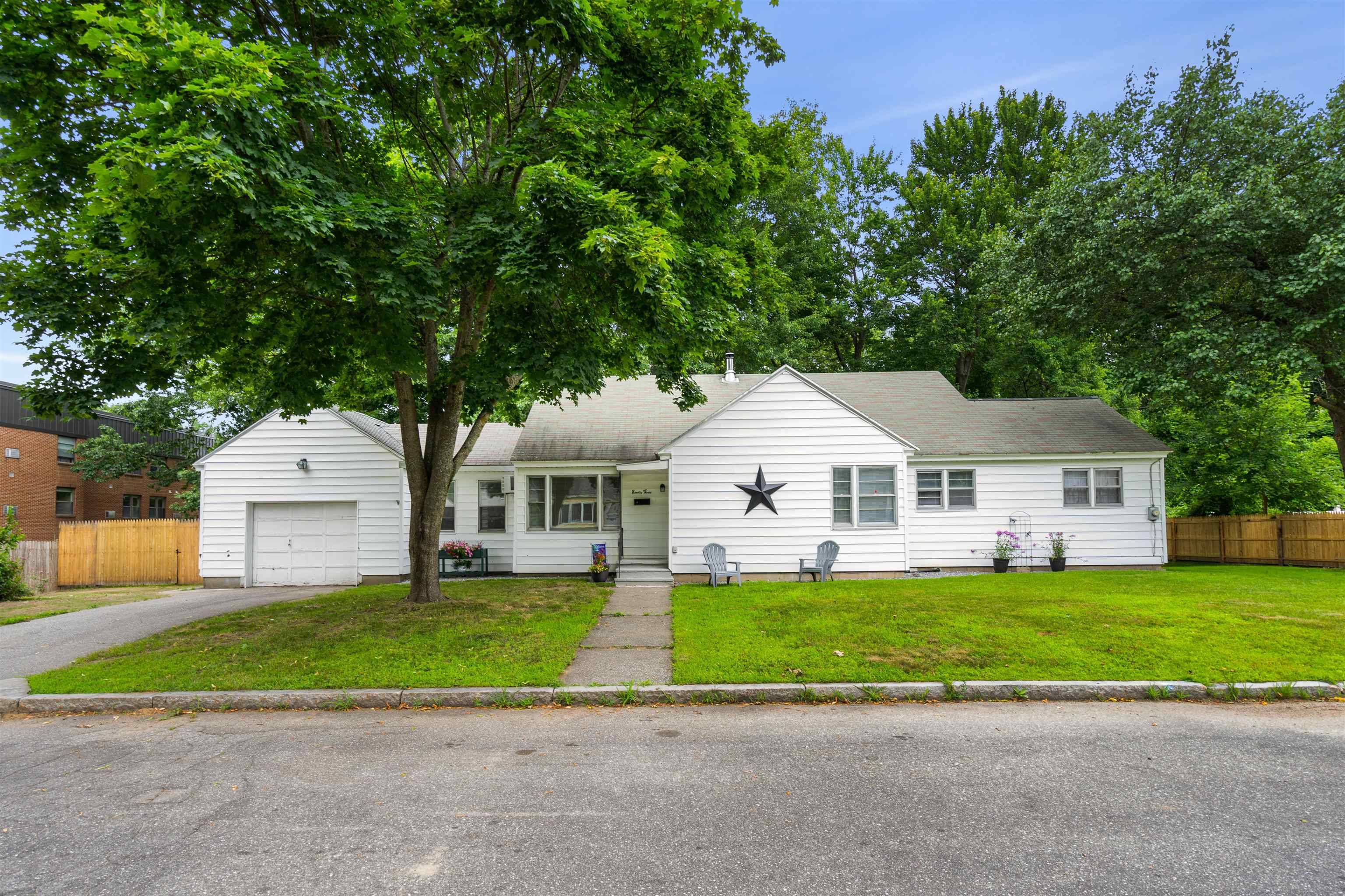 Manchester, NH 03103,93 Armand AVE