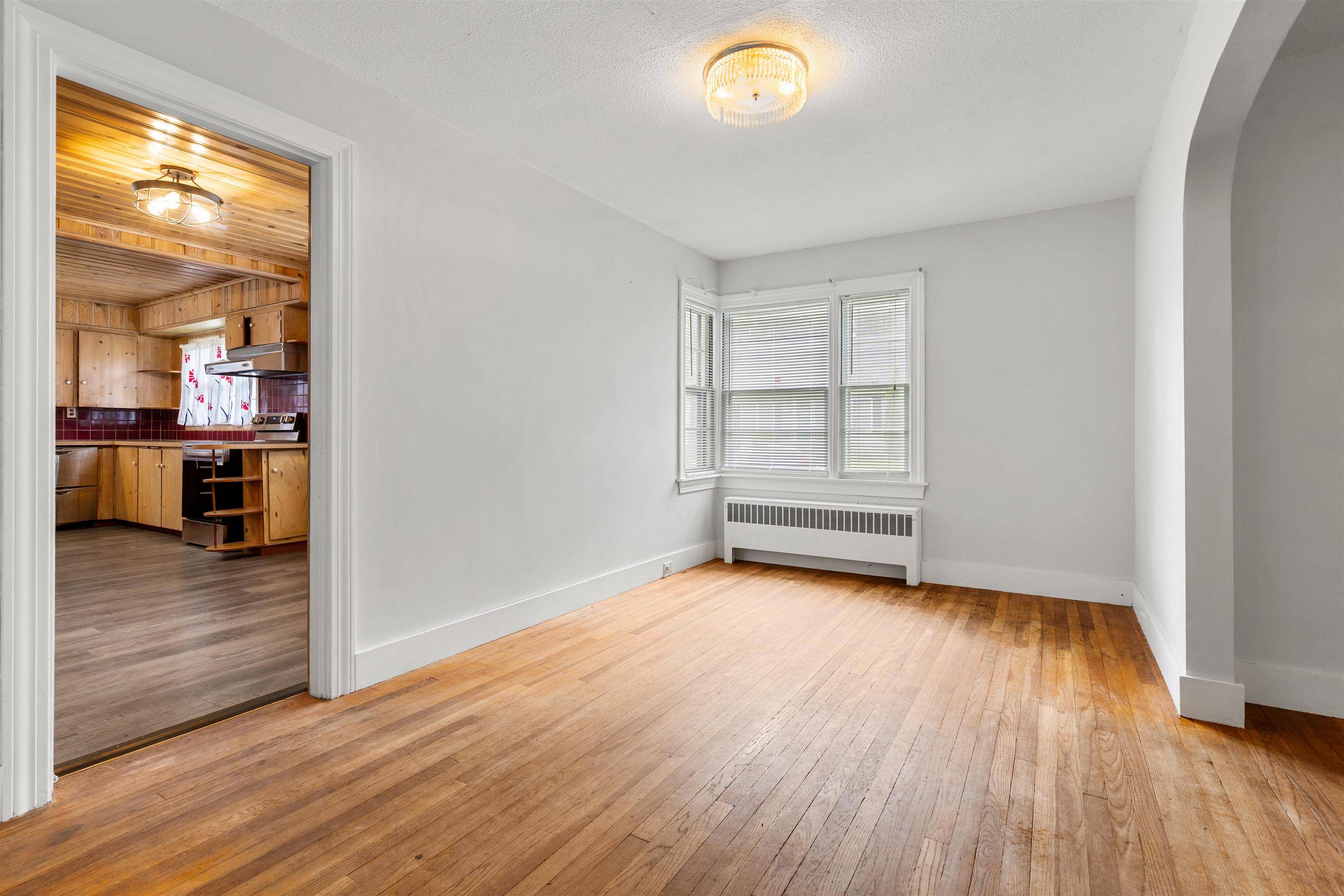 93 Armand AVE Manchester, NH 03103