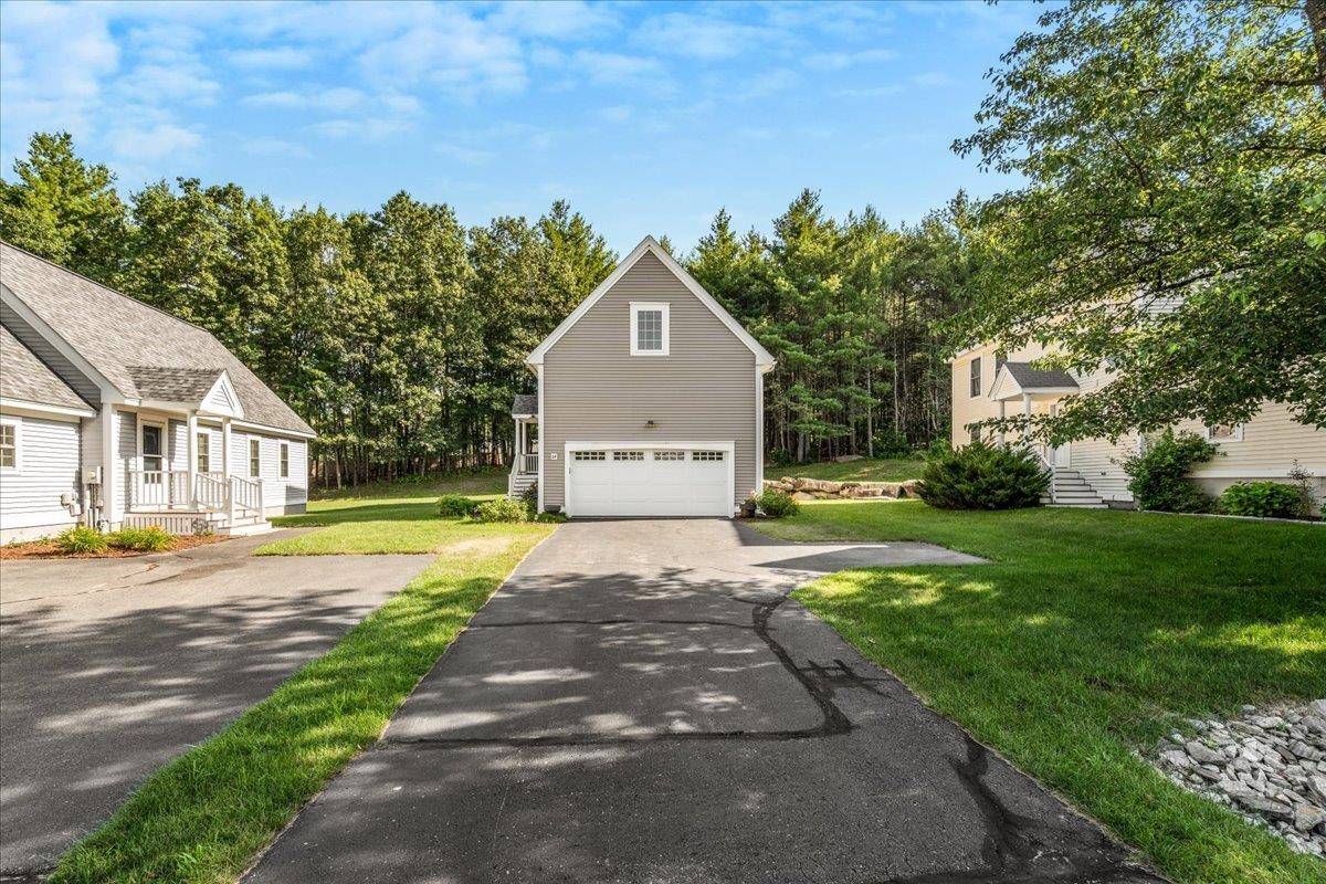Hudson, NH 03051,64 Barbara LN