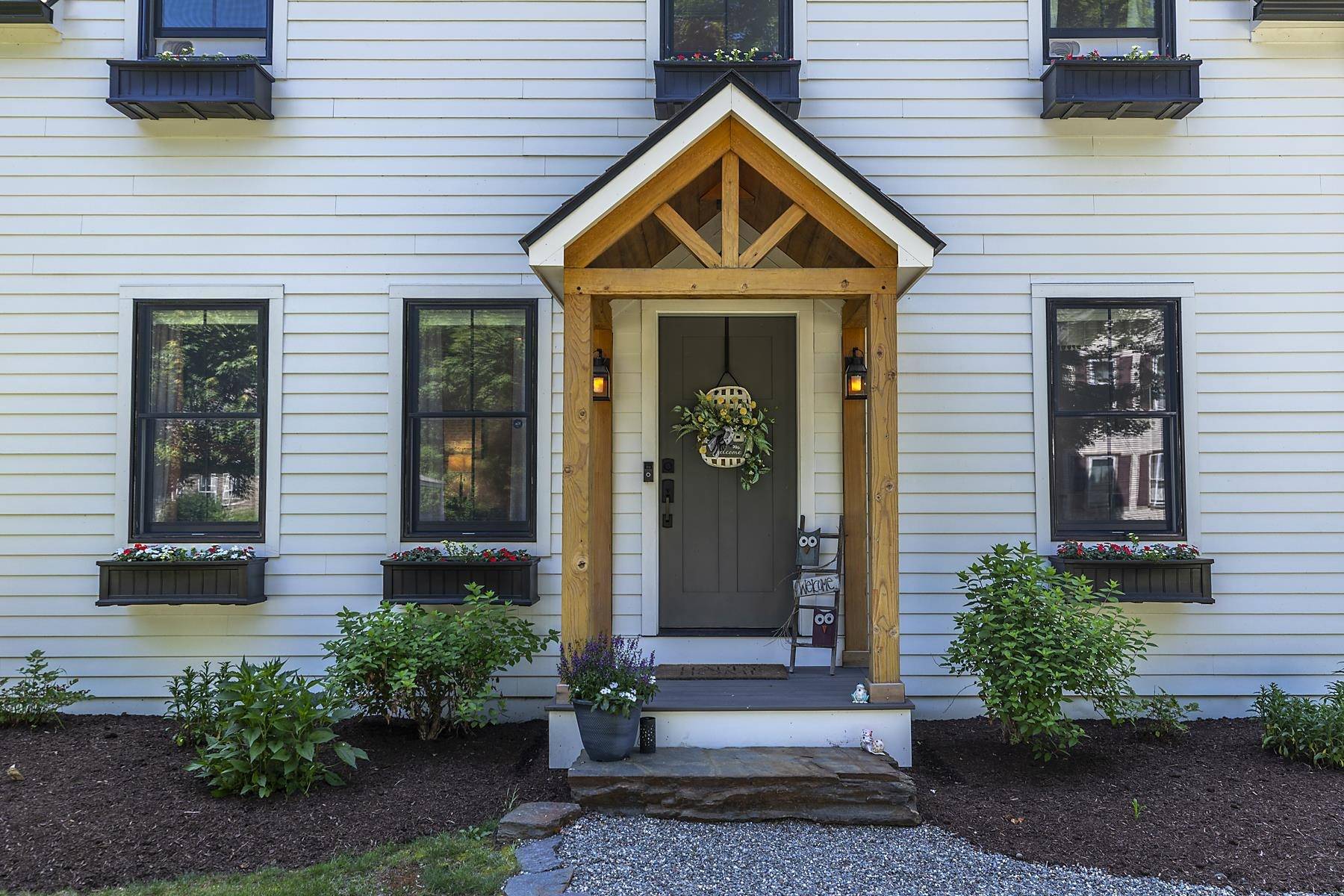 Woodstock, VT 05091,2 Maple ST