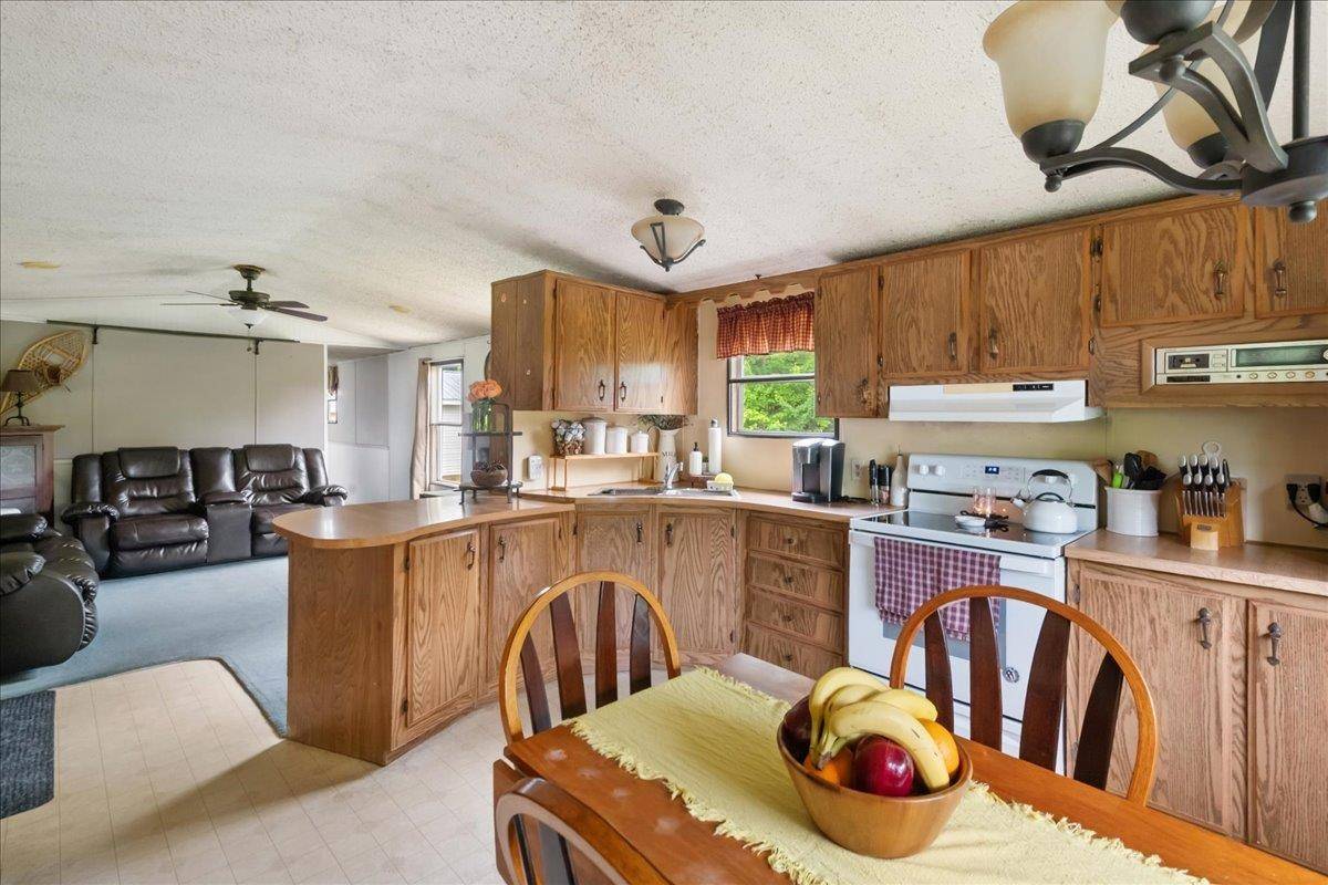 78 Ruff Hill RD Groton, VT 05046